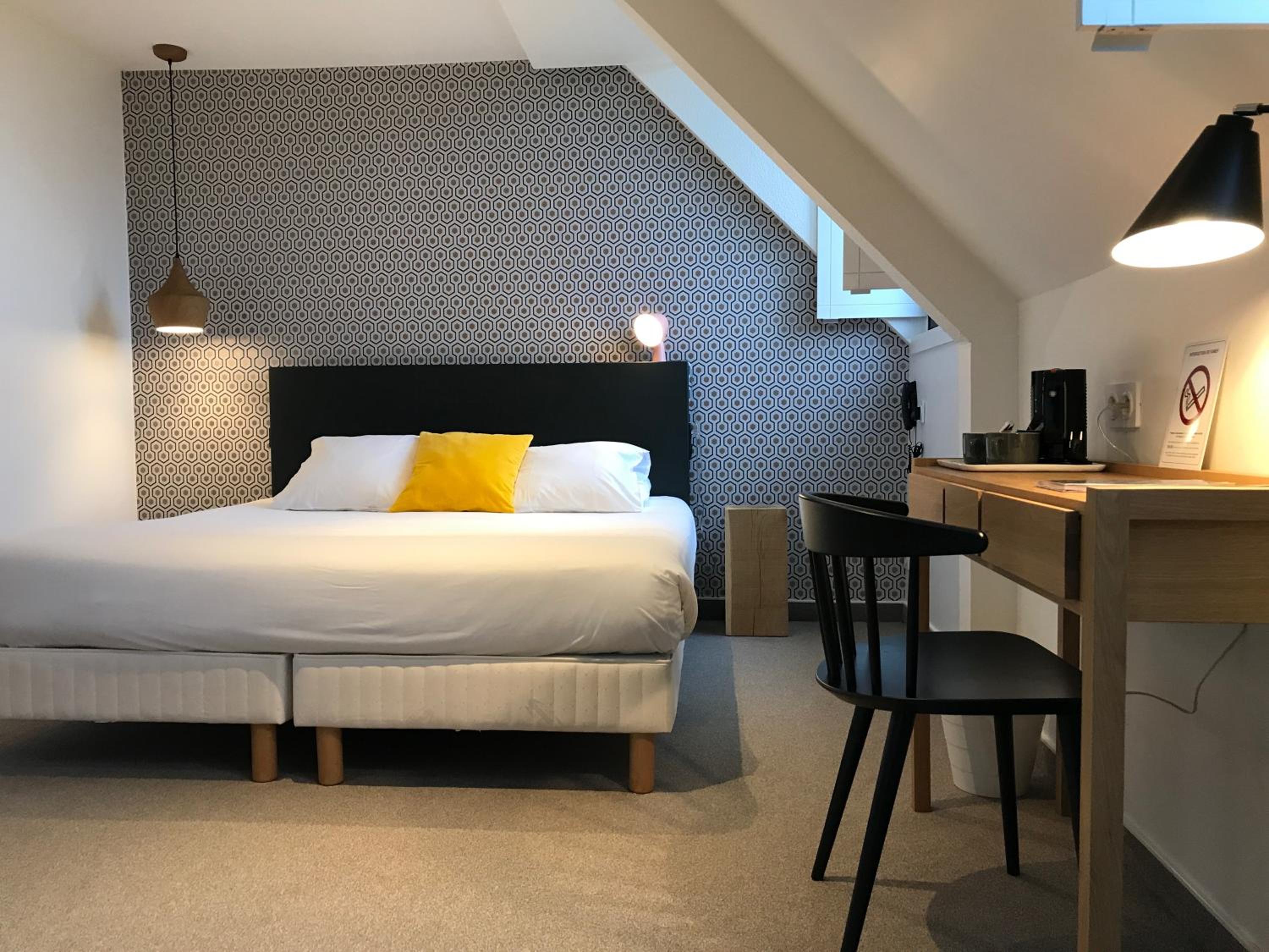 Superior Double Room - Garden Side & Sea View - Photo 1