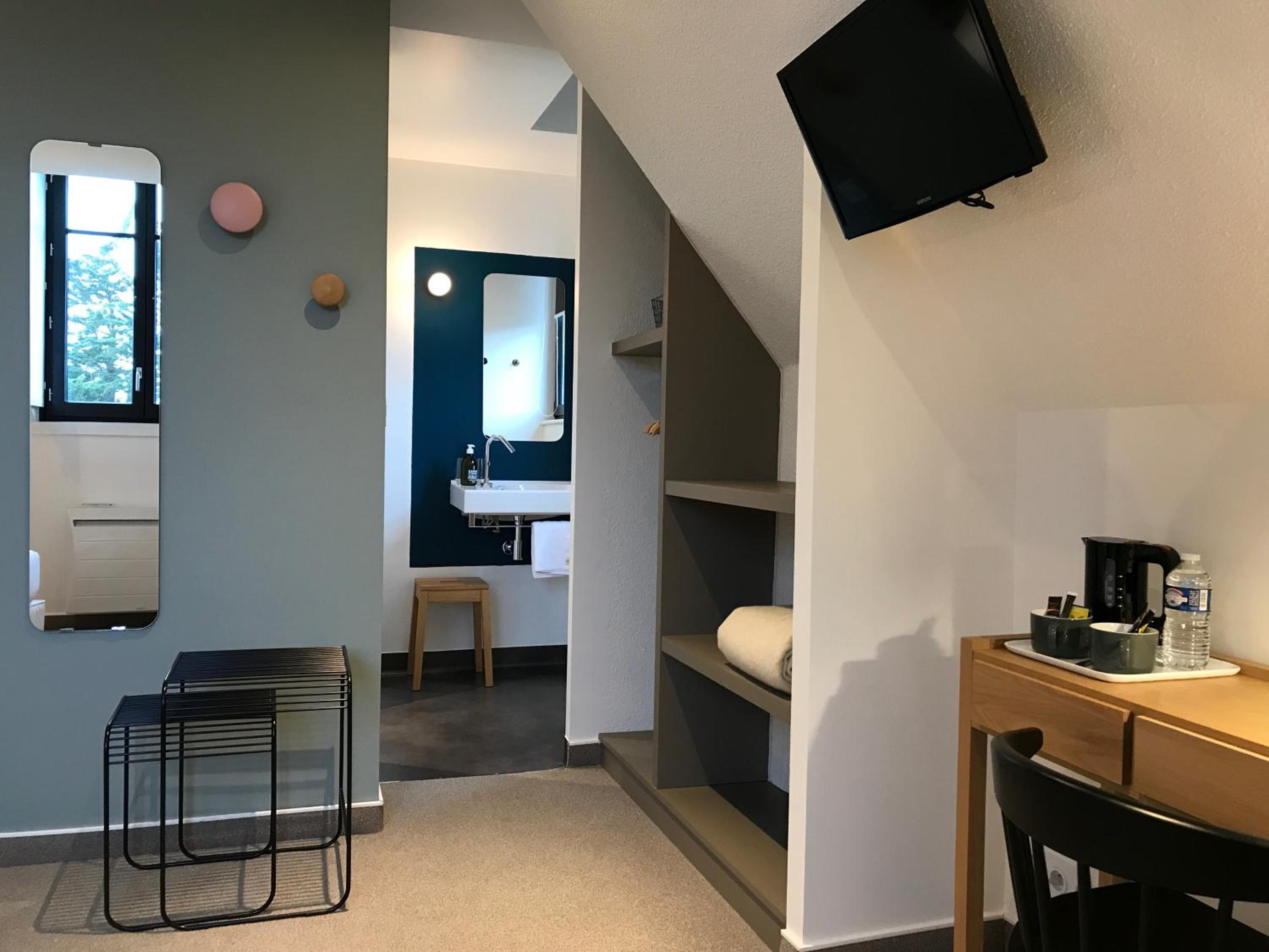 Superior Double Room - Garden Side & Sea View - Photo 6