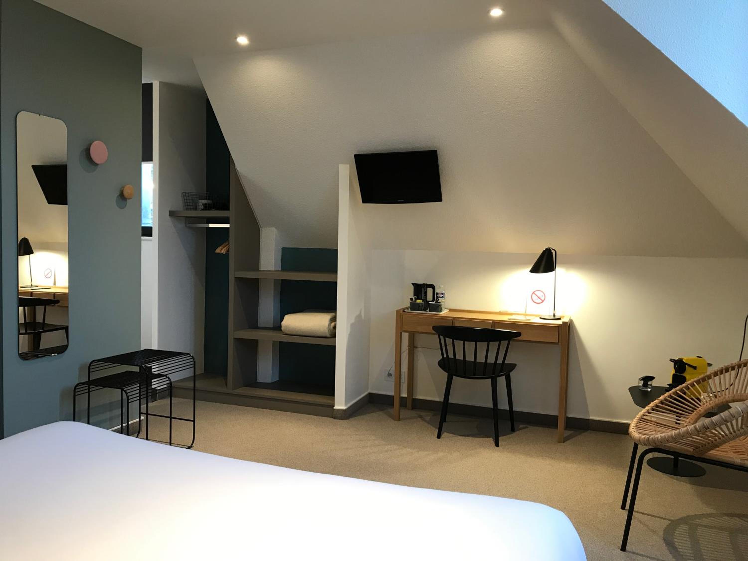 Superior Double Room - Garden Side & Sea View - Photo 5