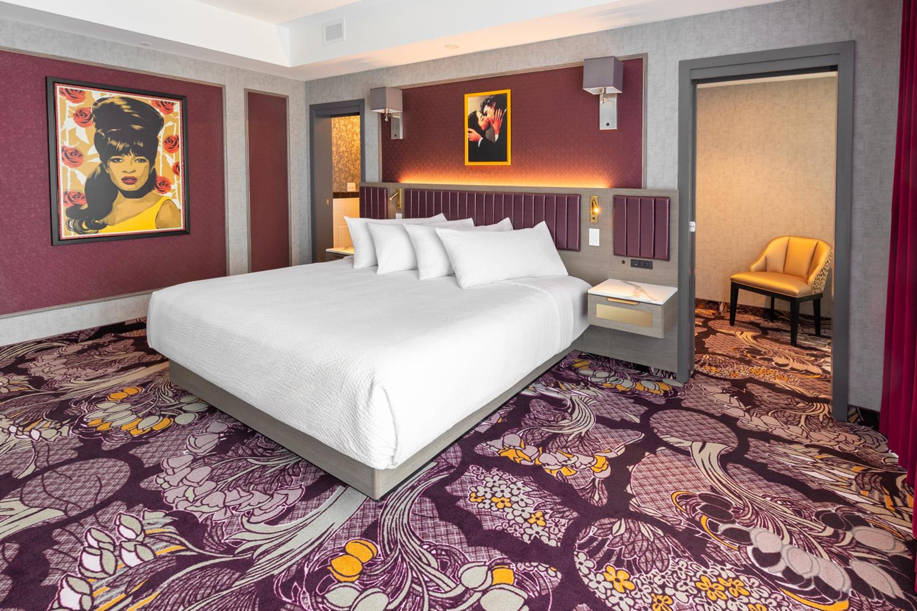 Deluxe Suite