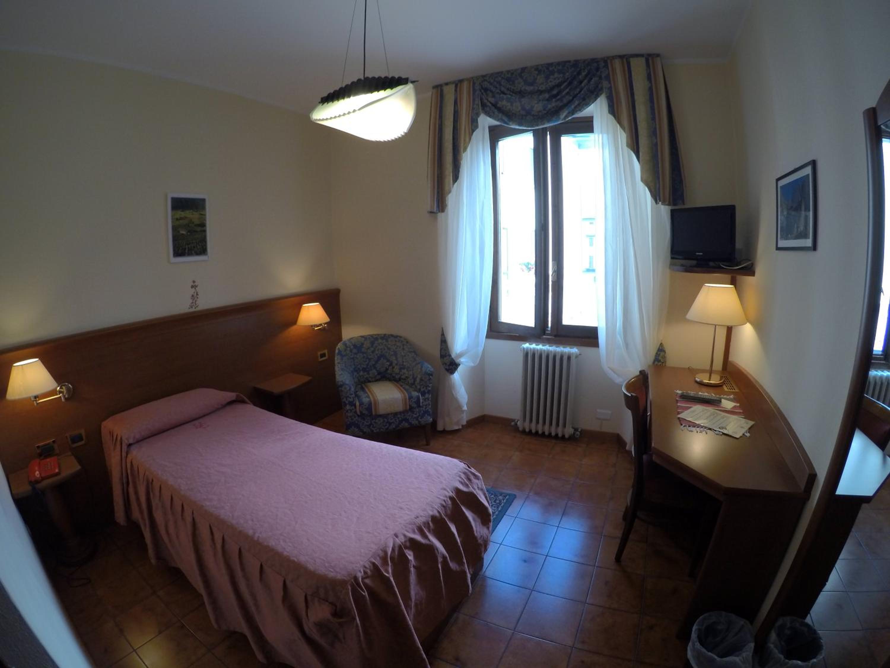 Standard Single Room photo 2