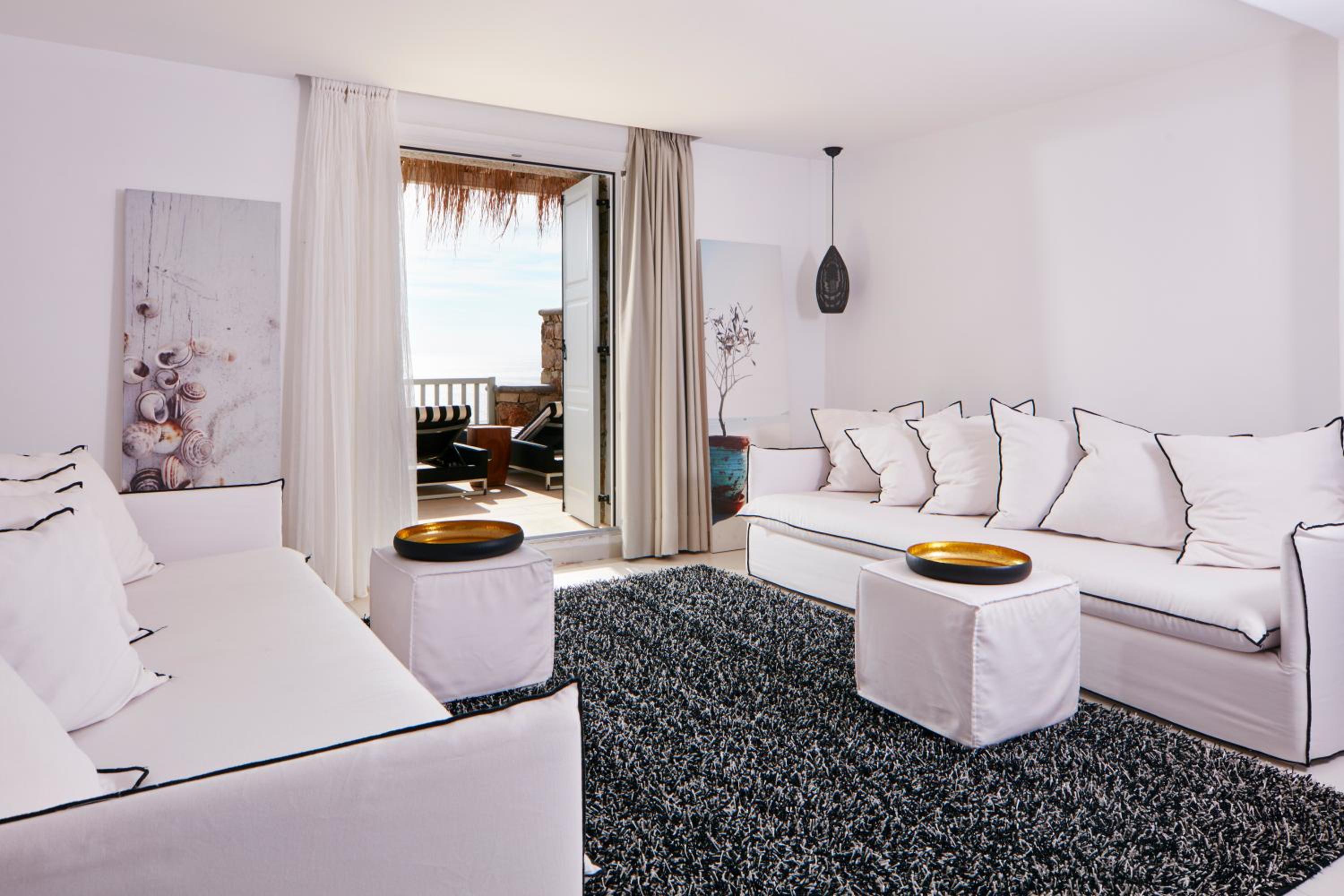 Quarto Exclusivo com Vista Lateral para o Mar