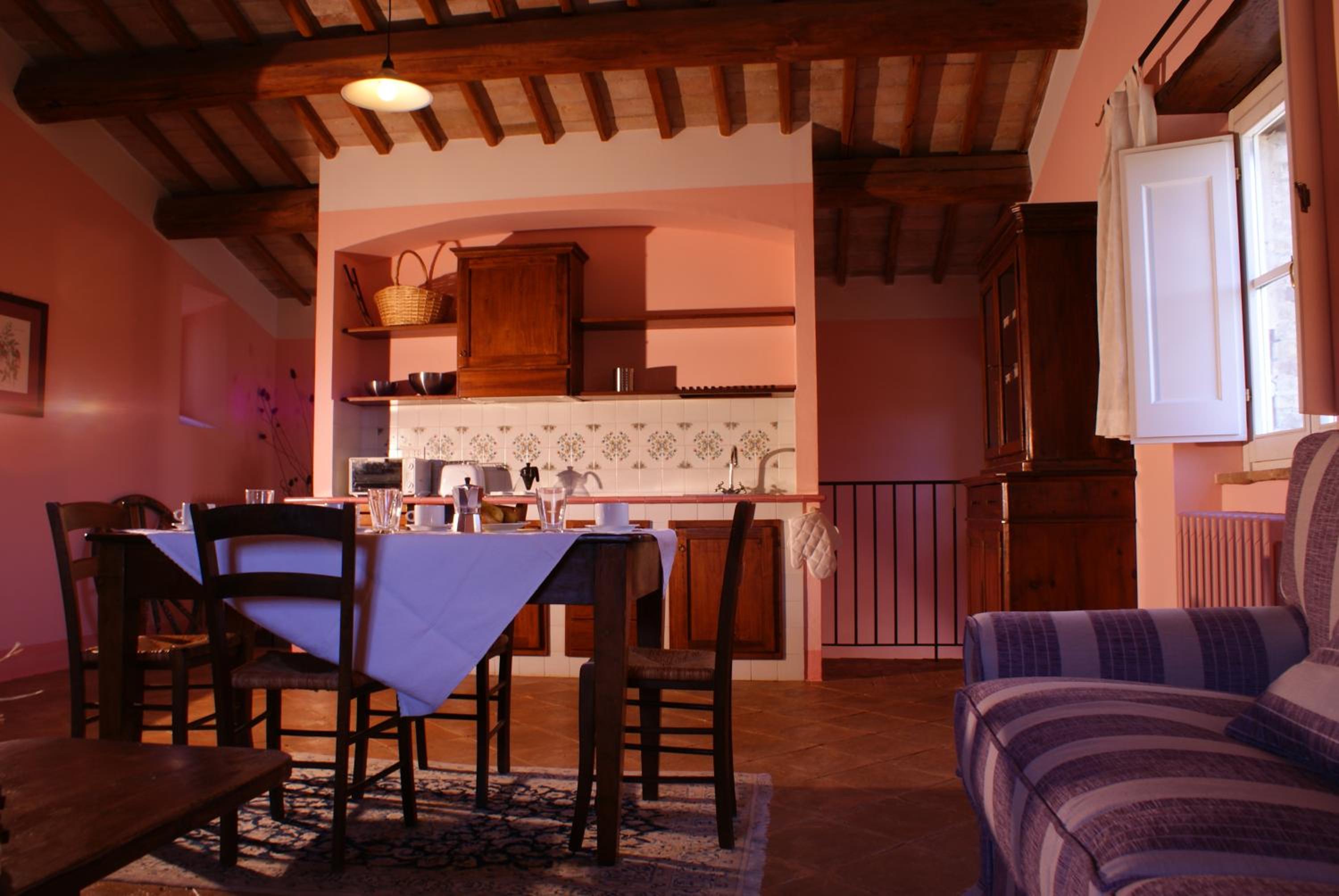 One-Bedroom Apartment - Photo 2