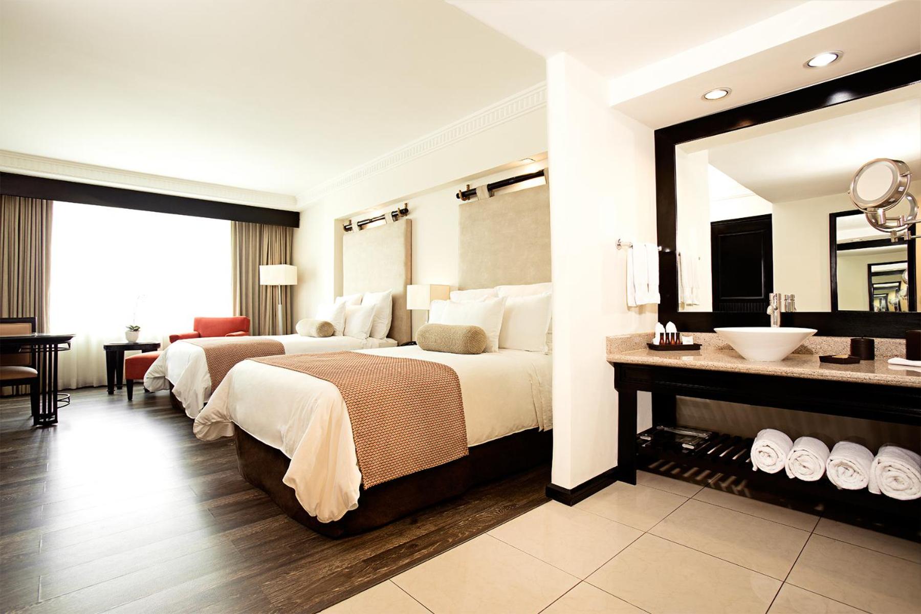 Business Two Full Size Bed Room (adults only) - Photo 1