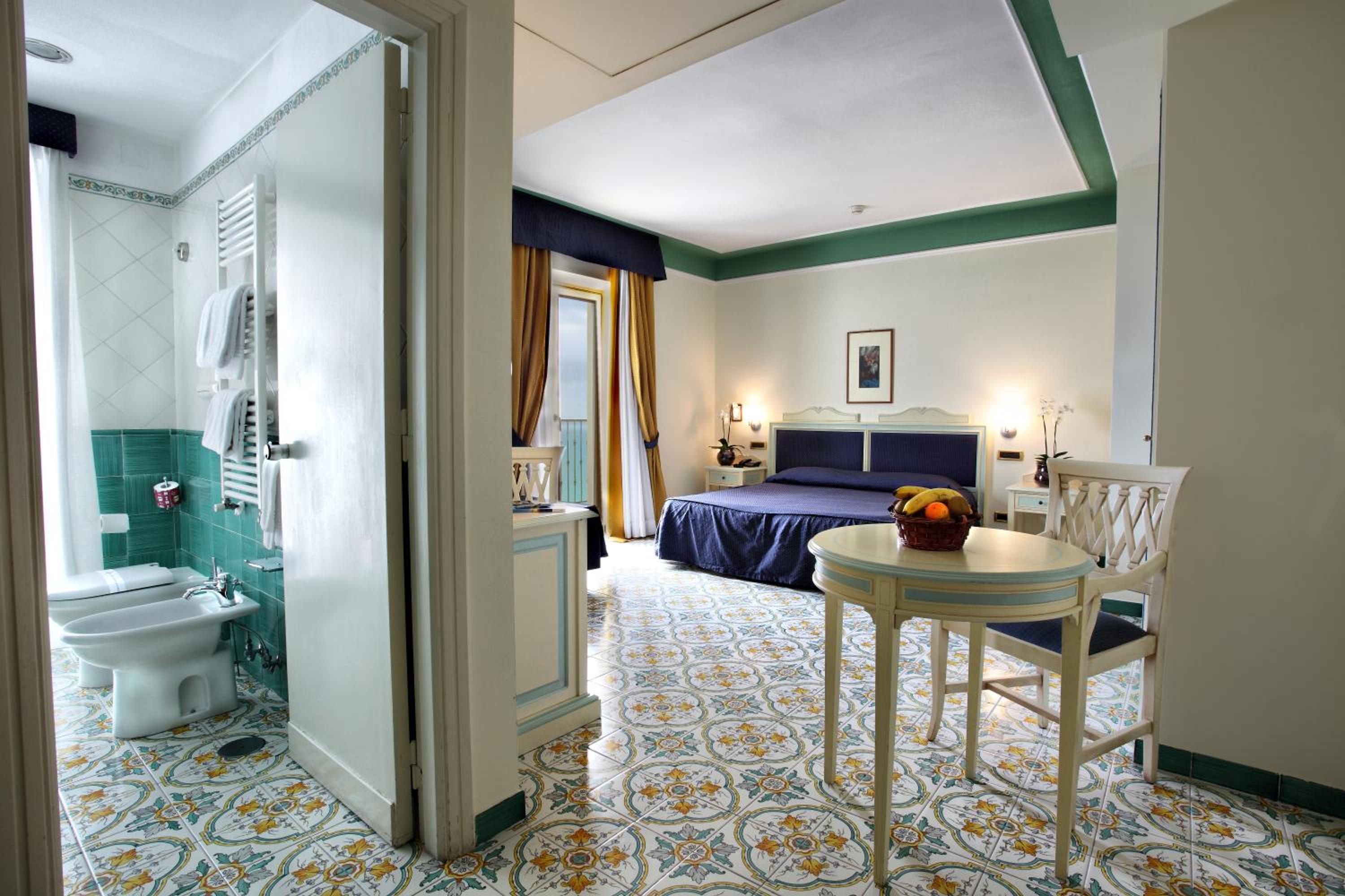 Triple Room with Partial Sea View - Photo 4