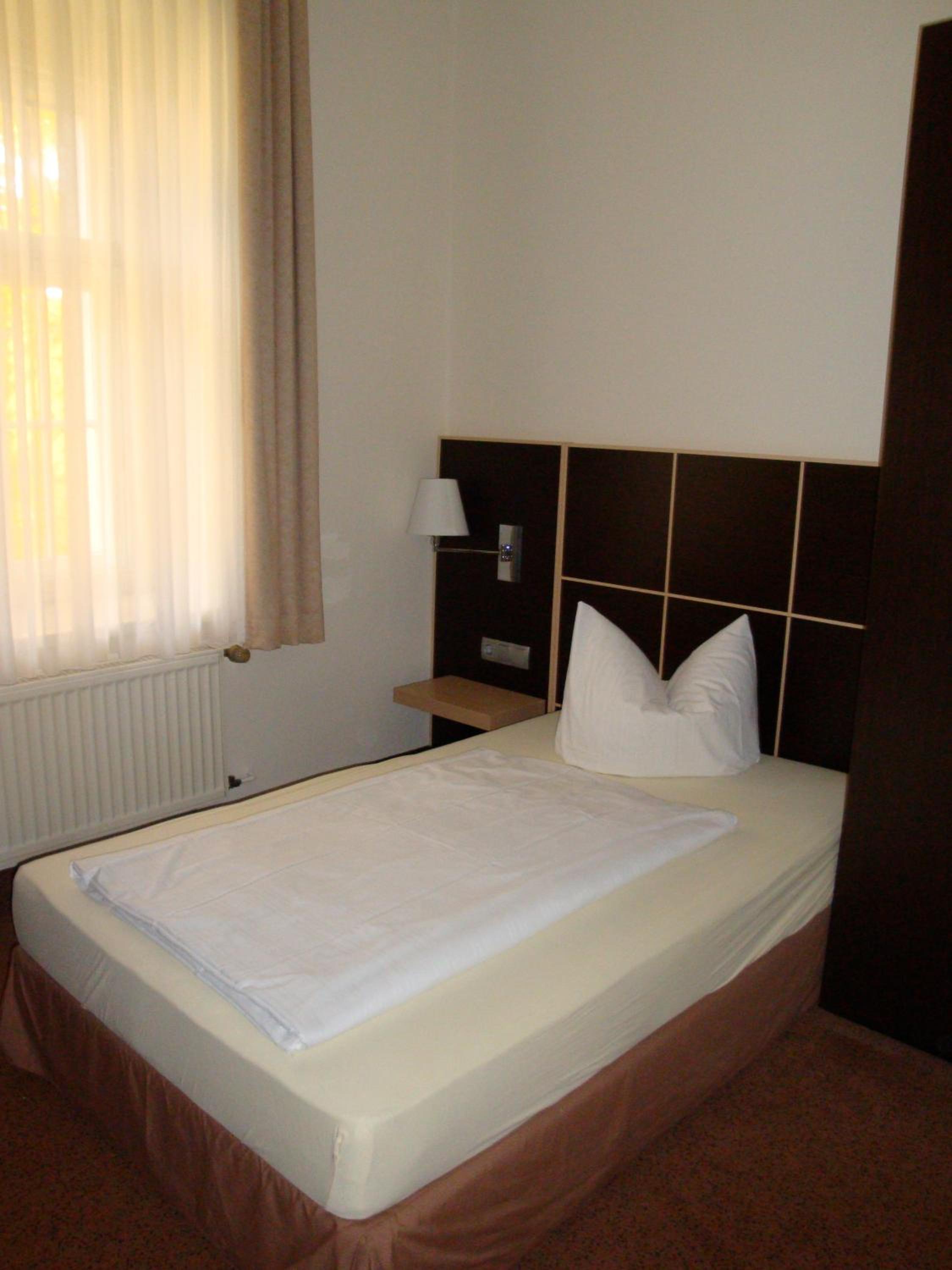 Single Room photo 2