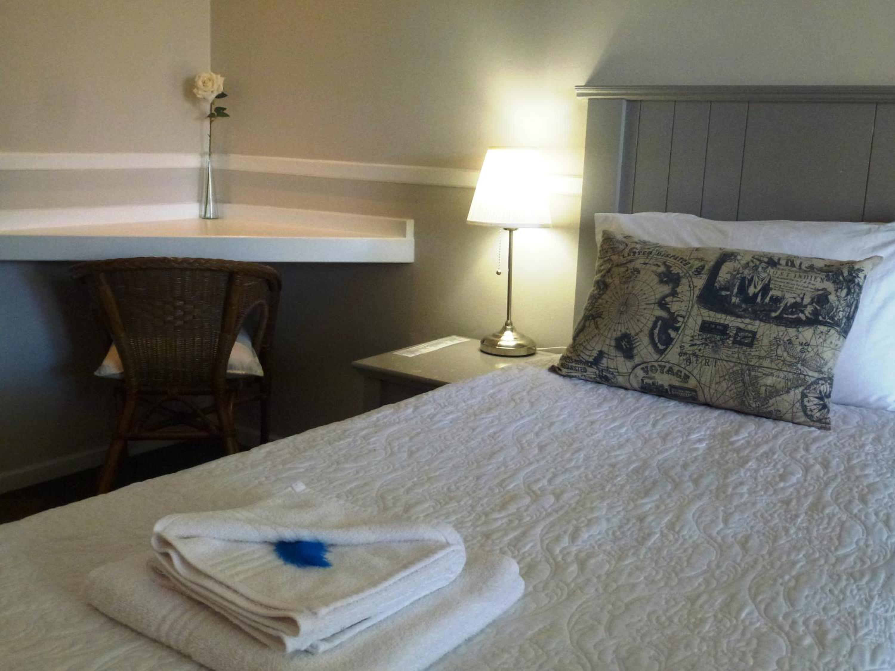 First Floor Two Single Beds Room - Photo 9