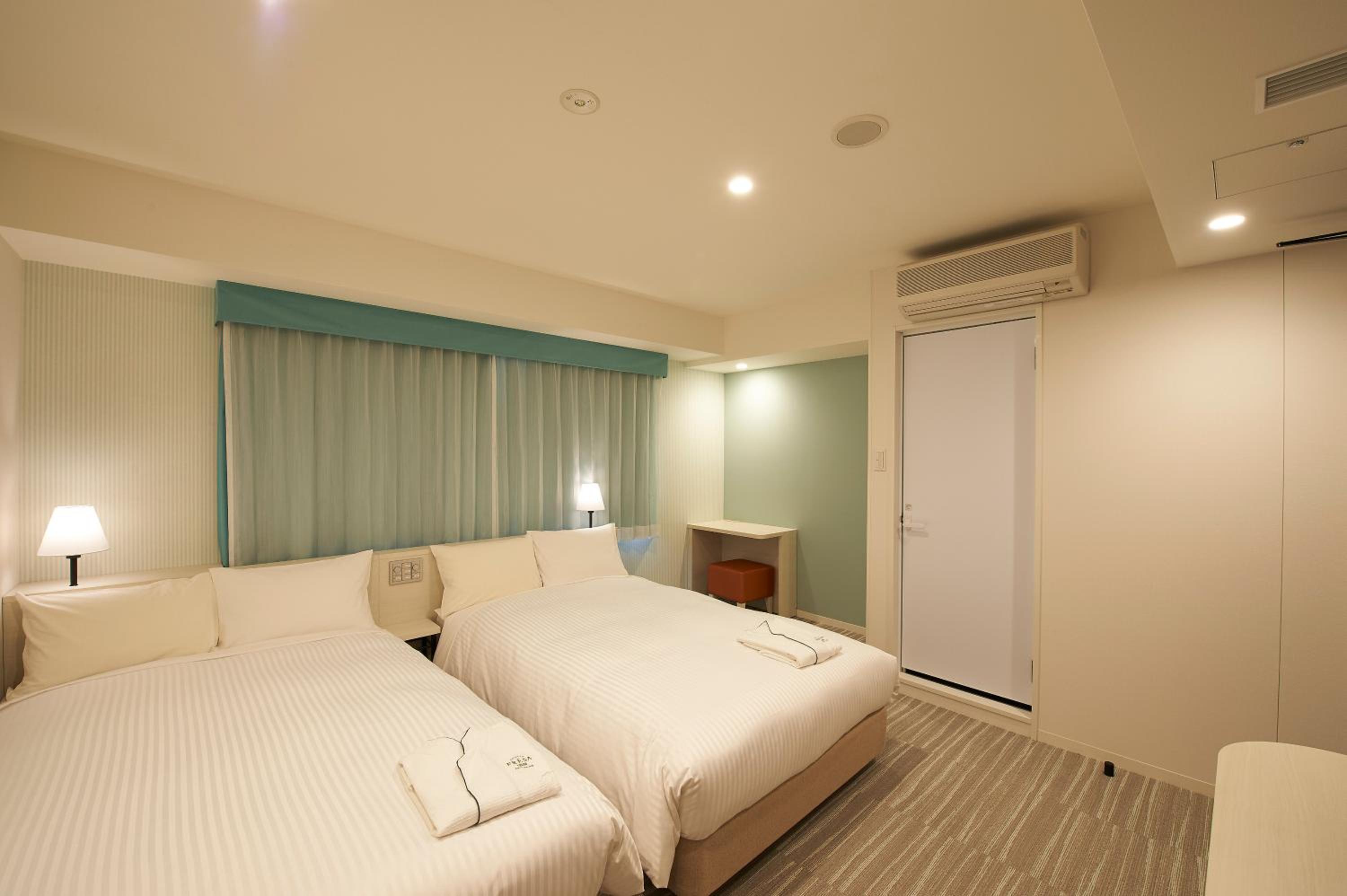 Connecting Room - Non-Smoking photo 3