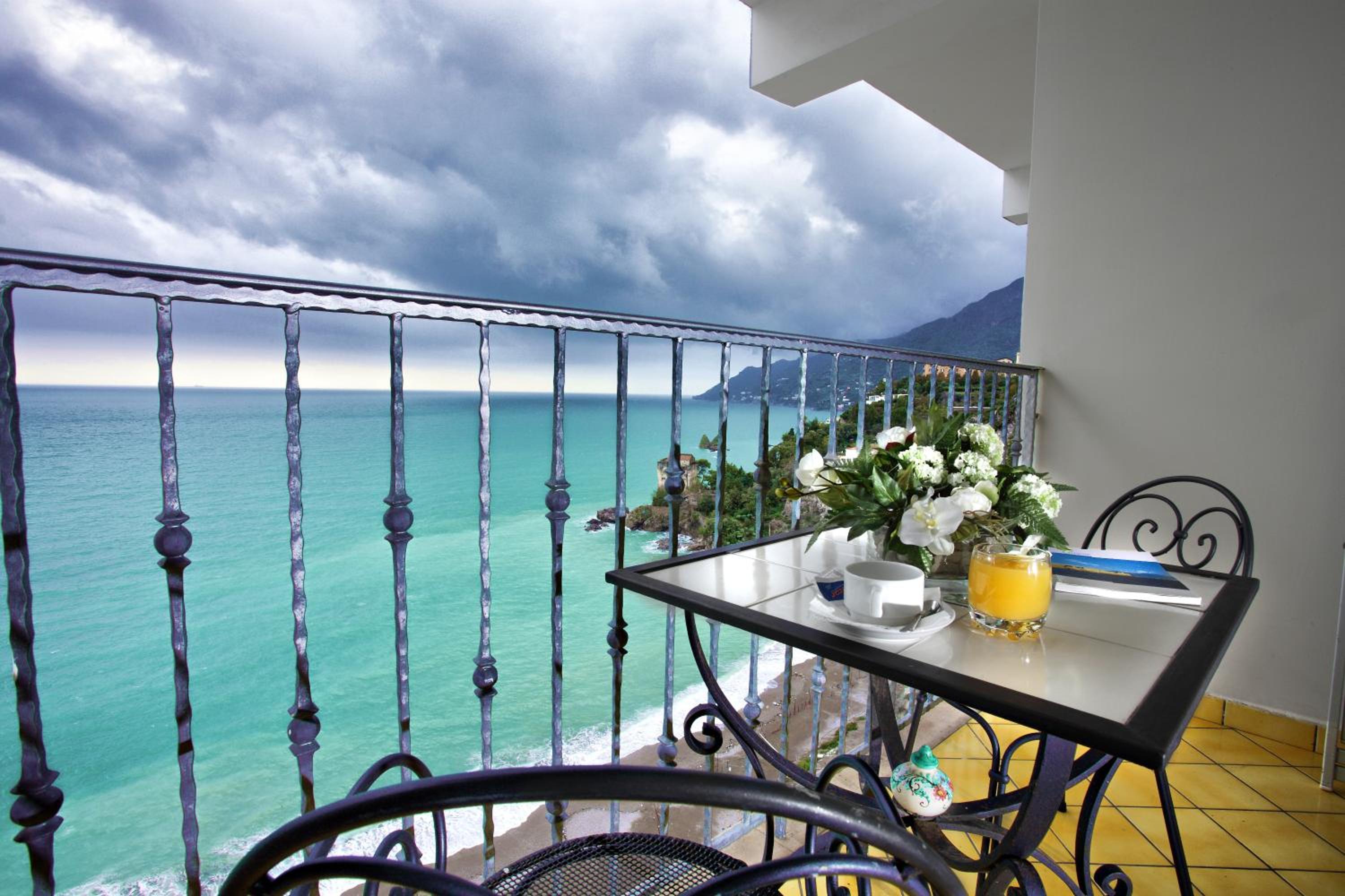Superior Family Room with Partial Sea View - Photo 3