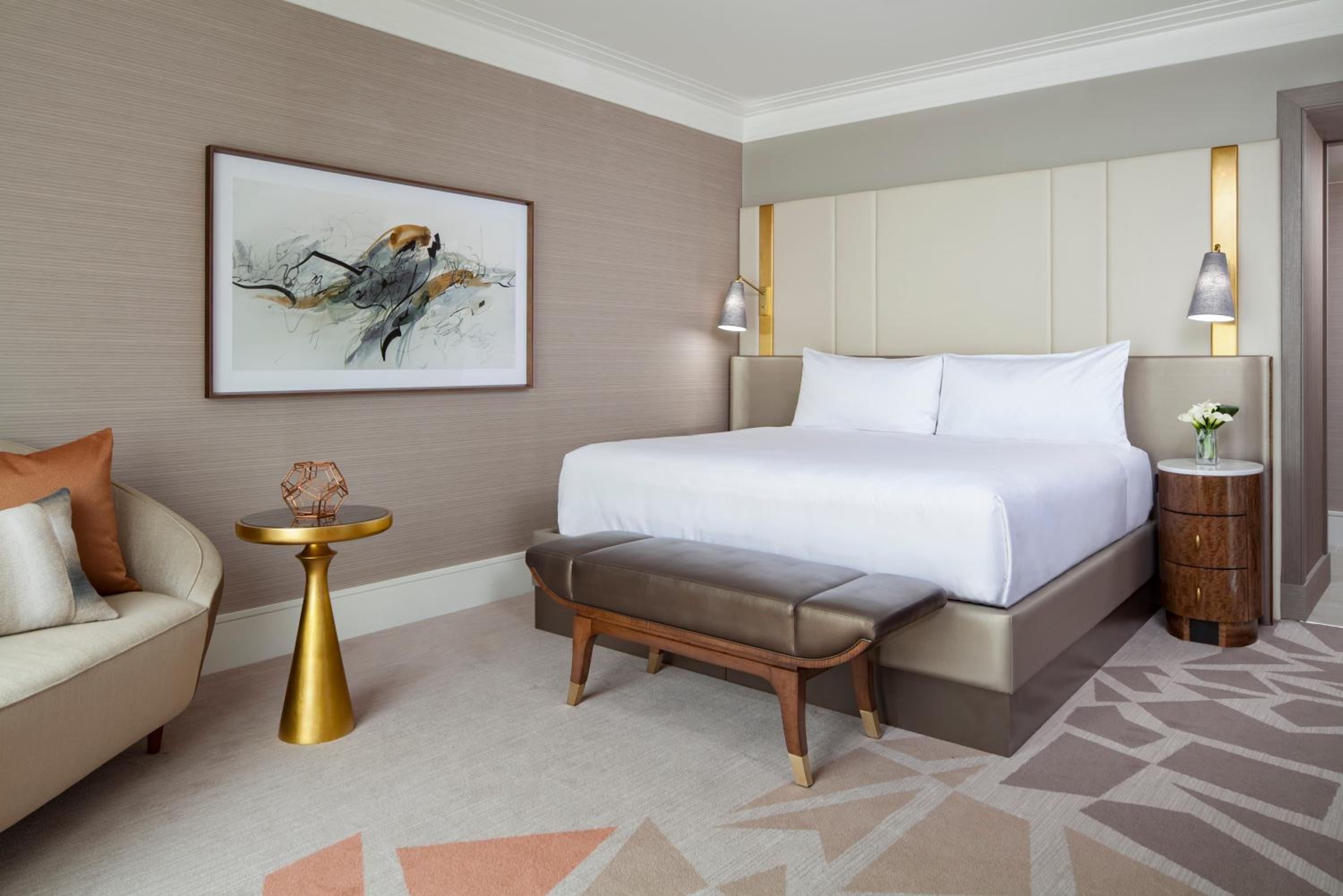 Superior King Room - Photo 3