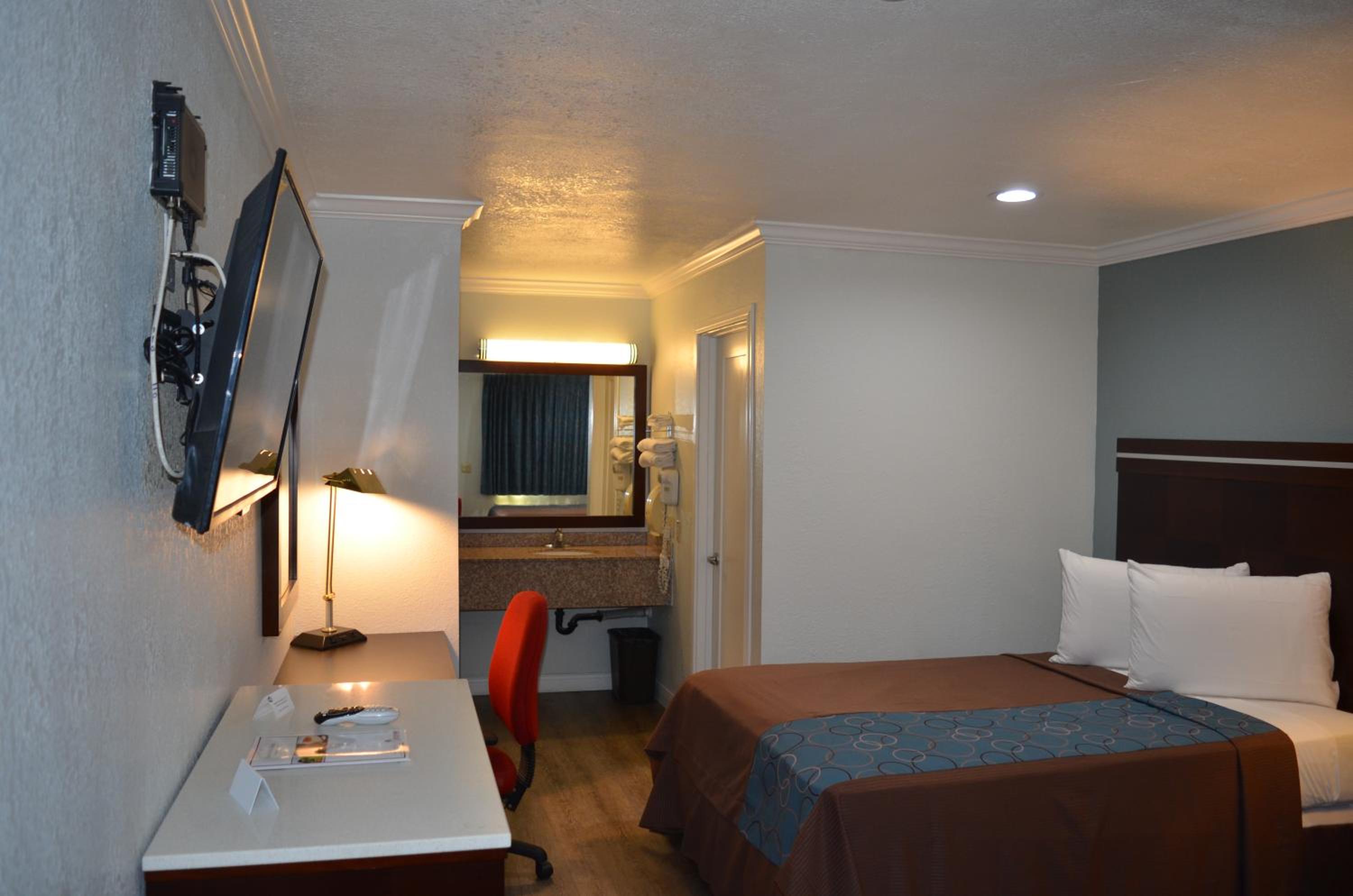 Room With Two Double Beds photo 2