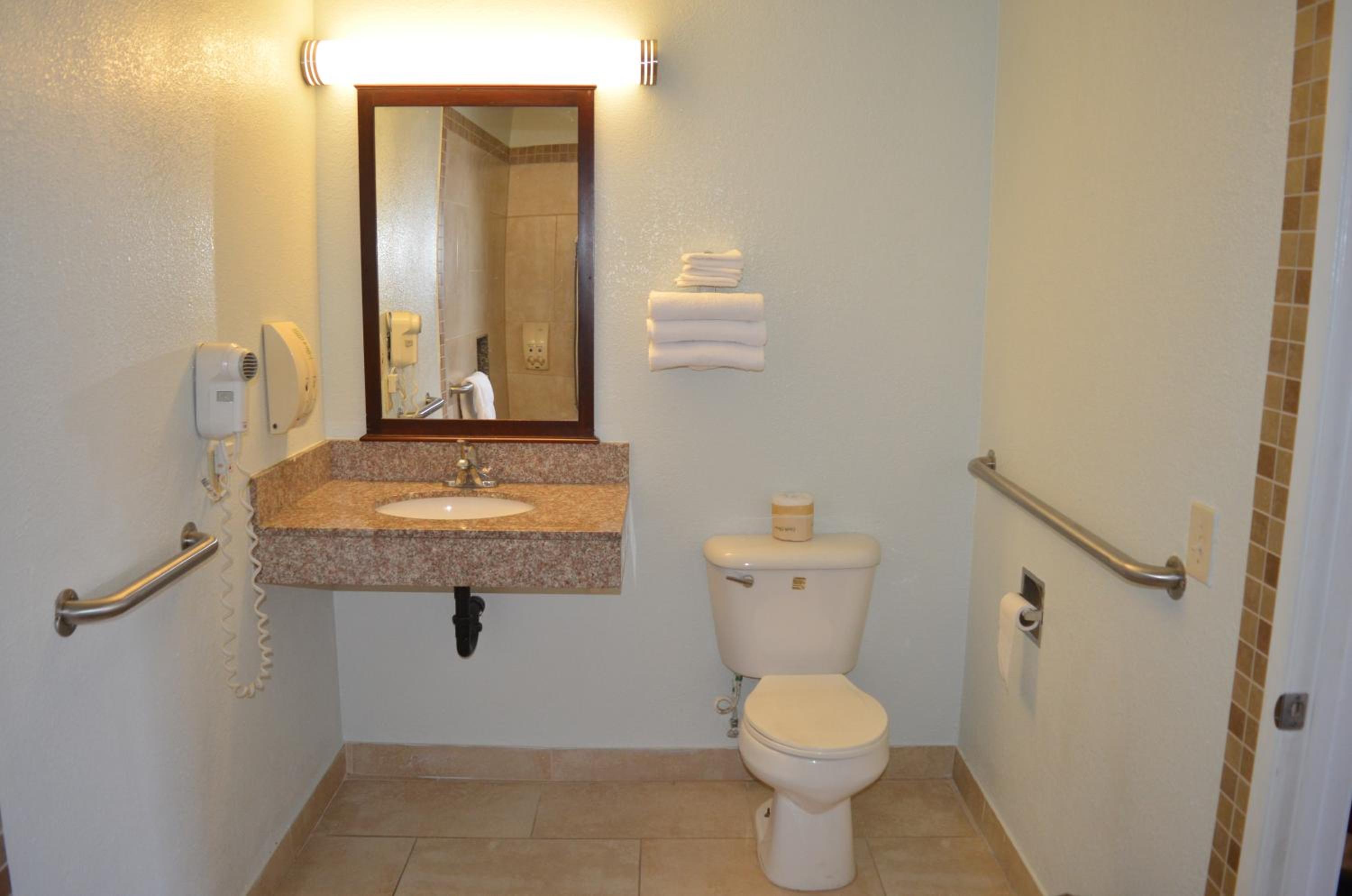 King Room - Disability Access photo 3
