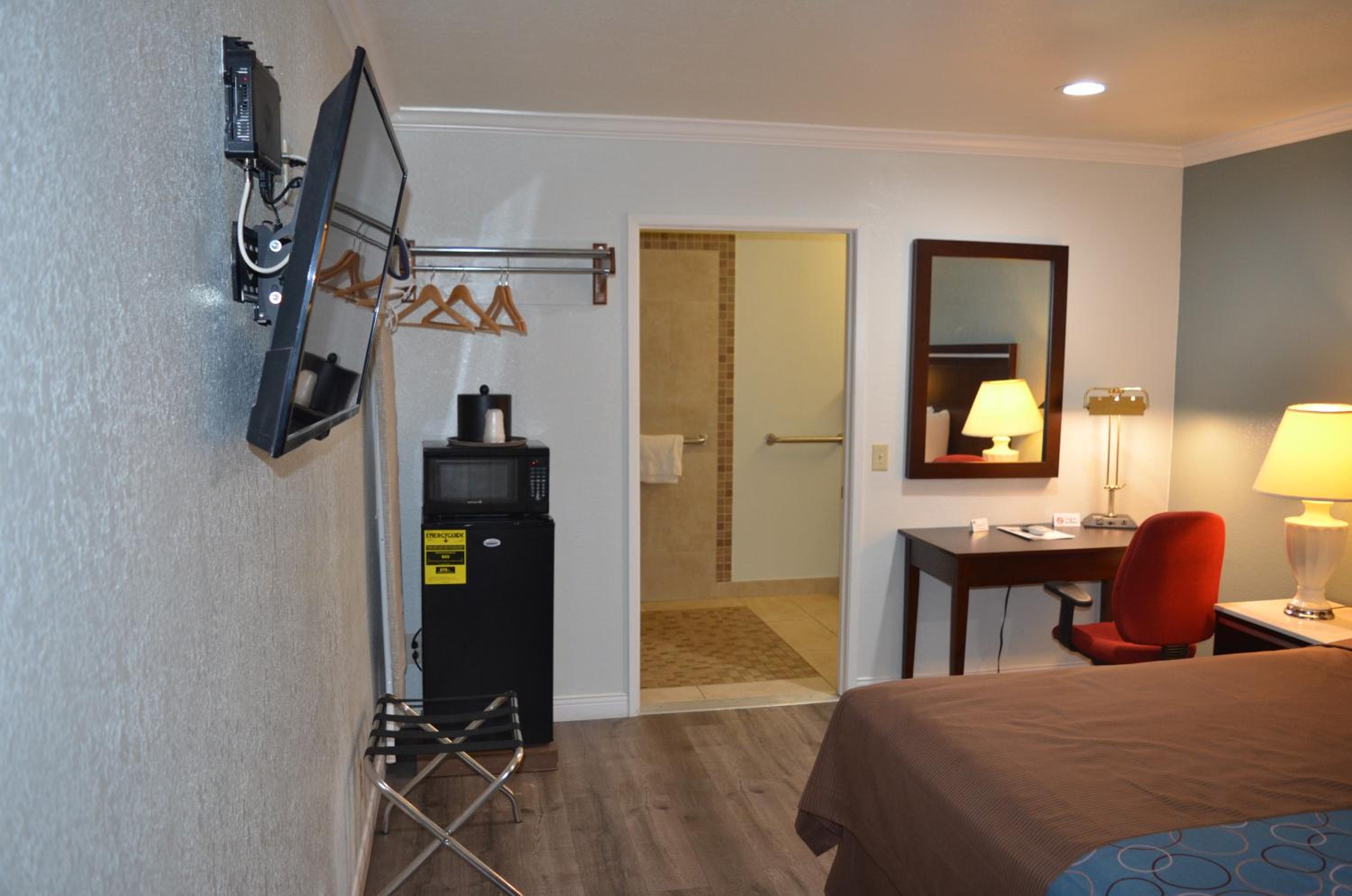 King Room - Disability Access photo 1