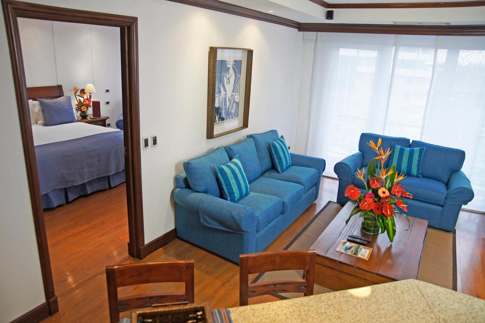 Master King Suite with Sofa Bed photo 2