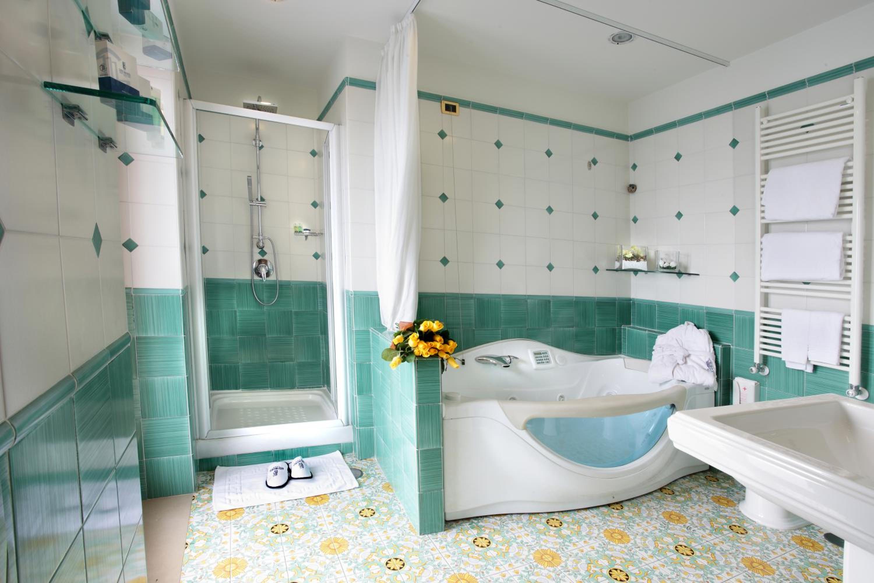 Suite with Sea View - Photo 9