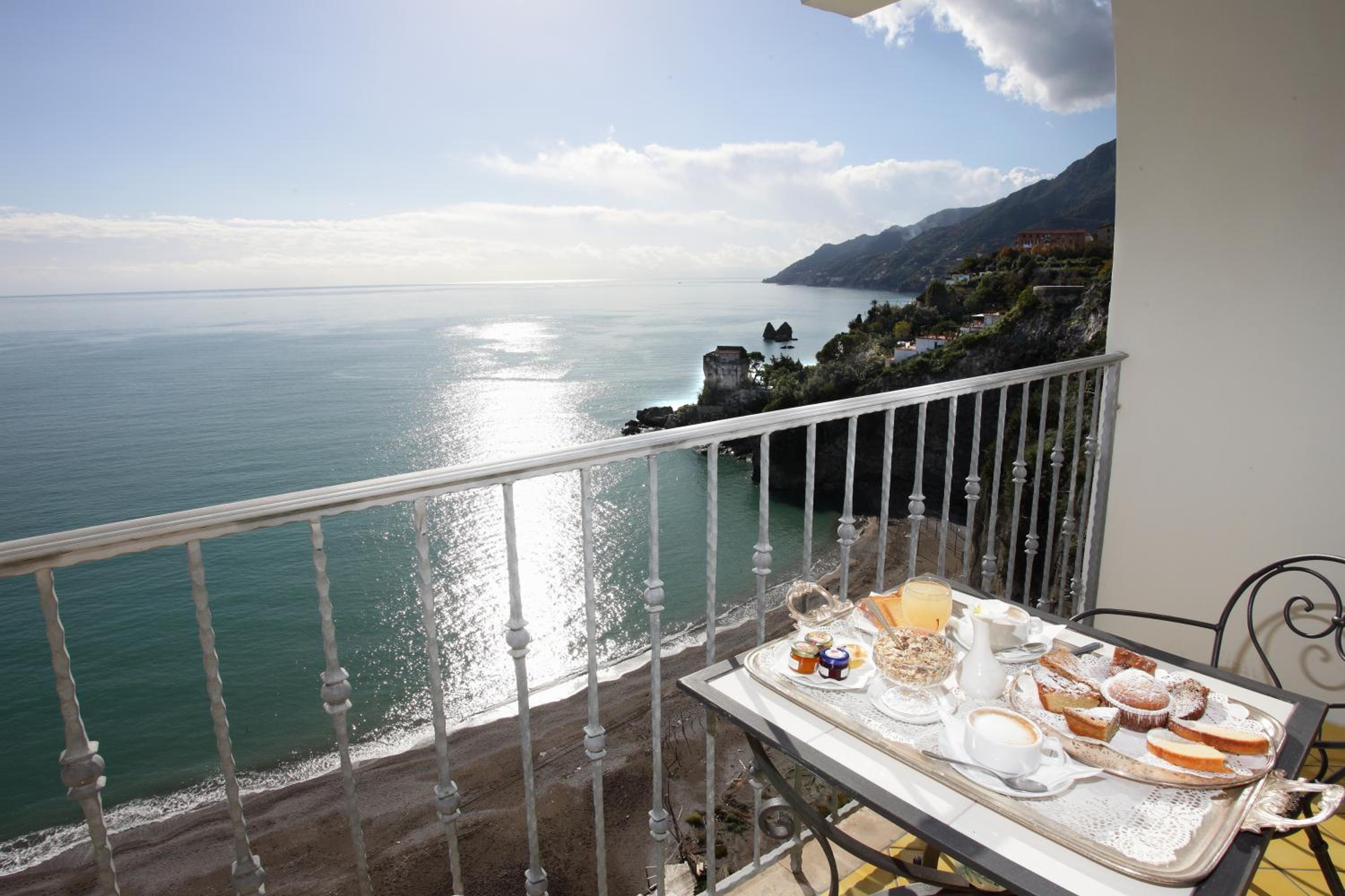Suite with Sea View - Photo 3