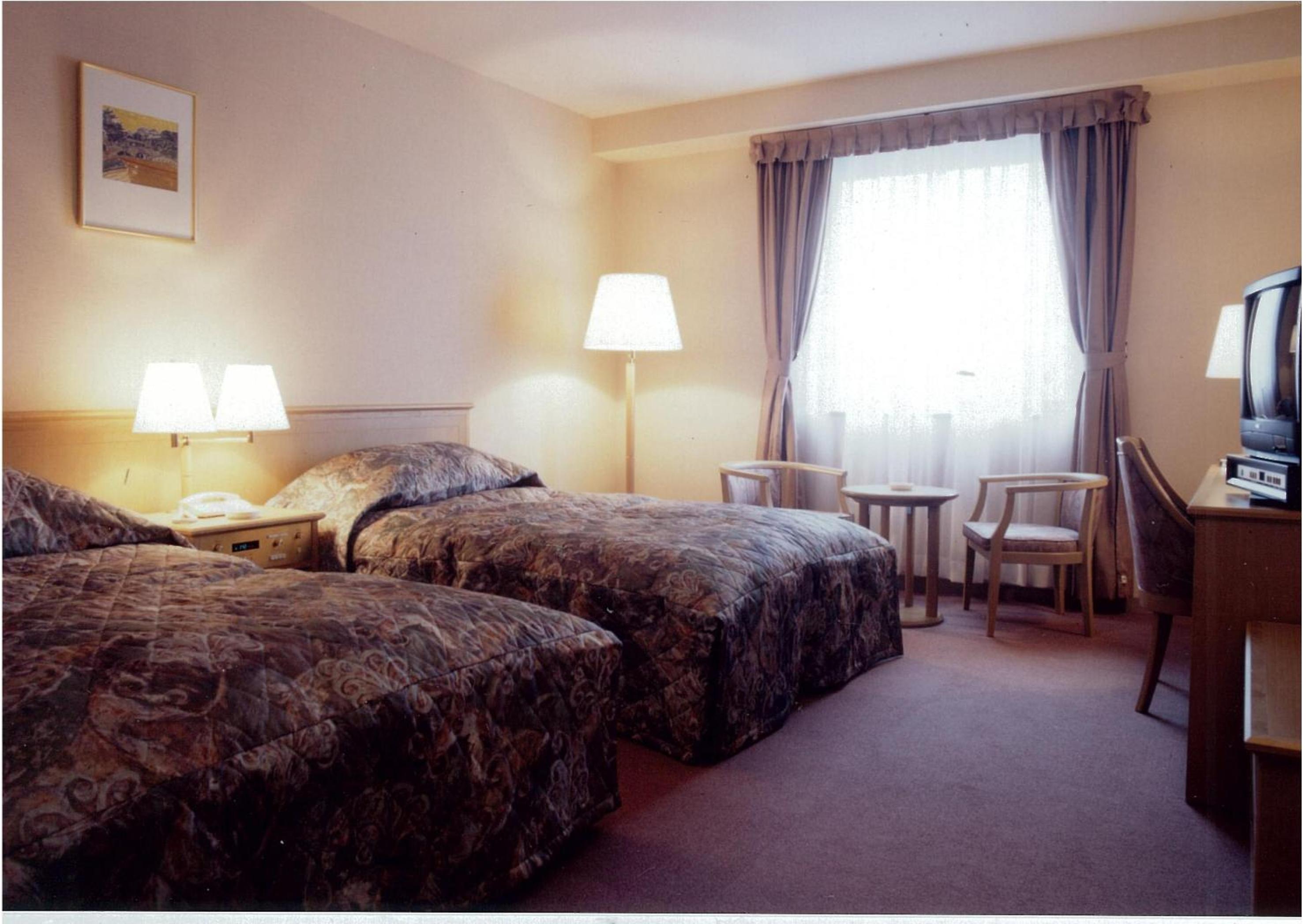 Twin Room - Non-Smoking - Photo 3