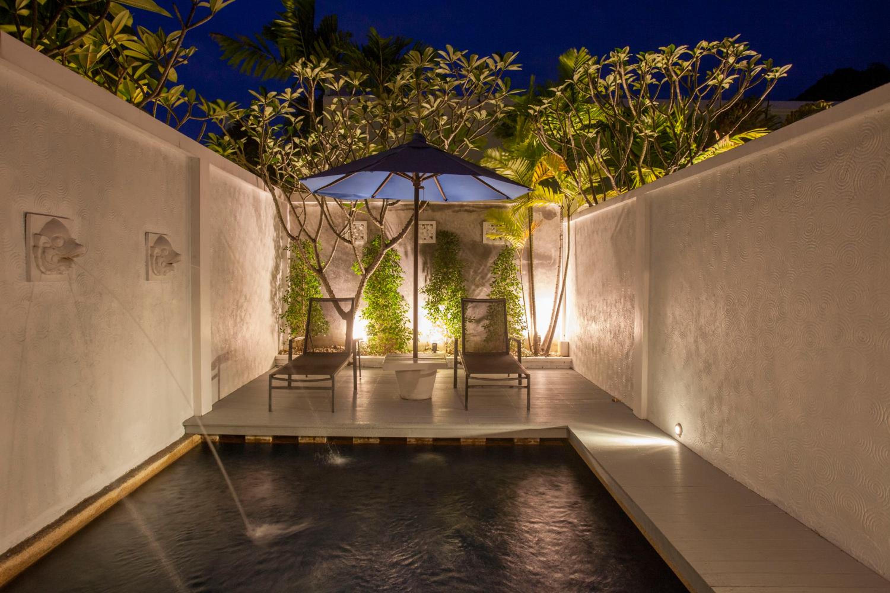 Pool Suite - Photo 25