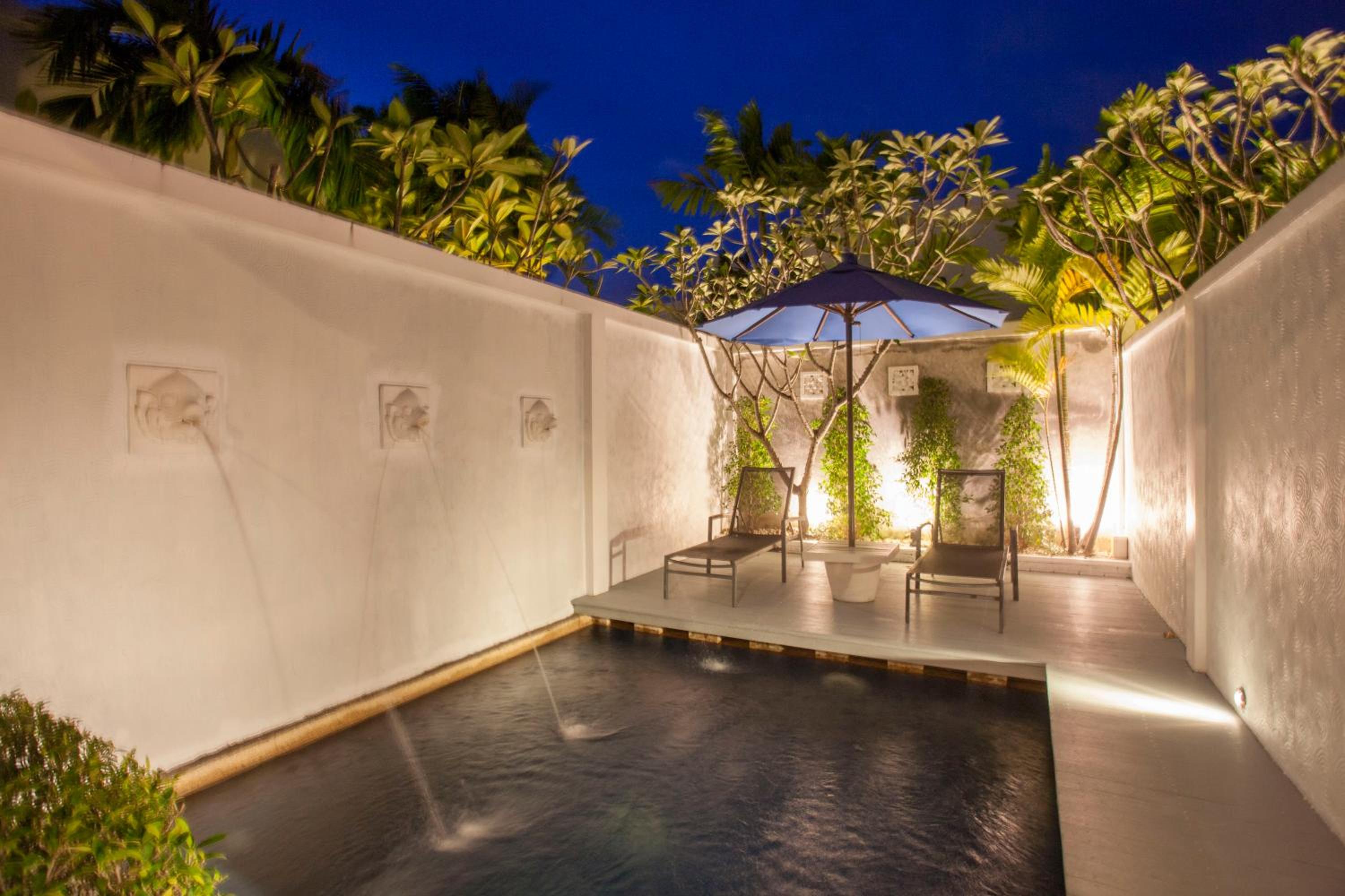 Pool Suite - Photo 24