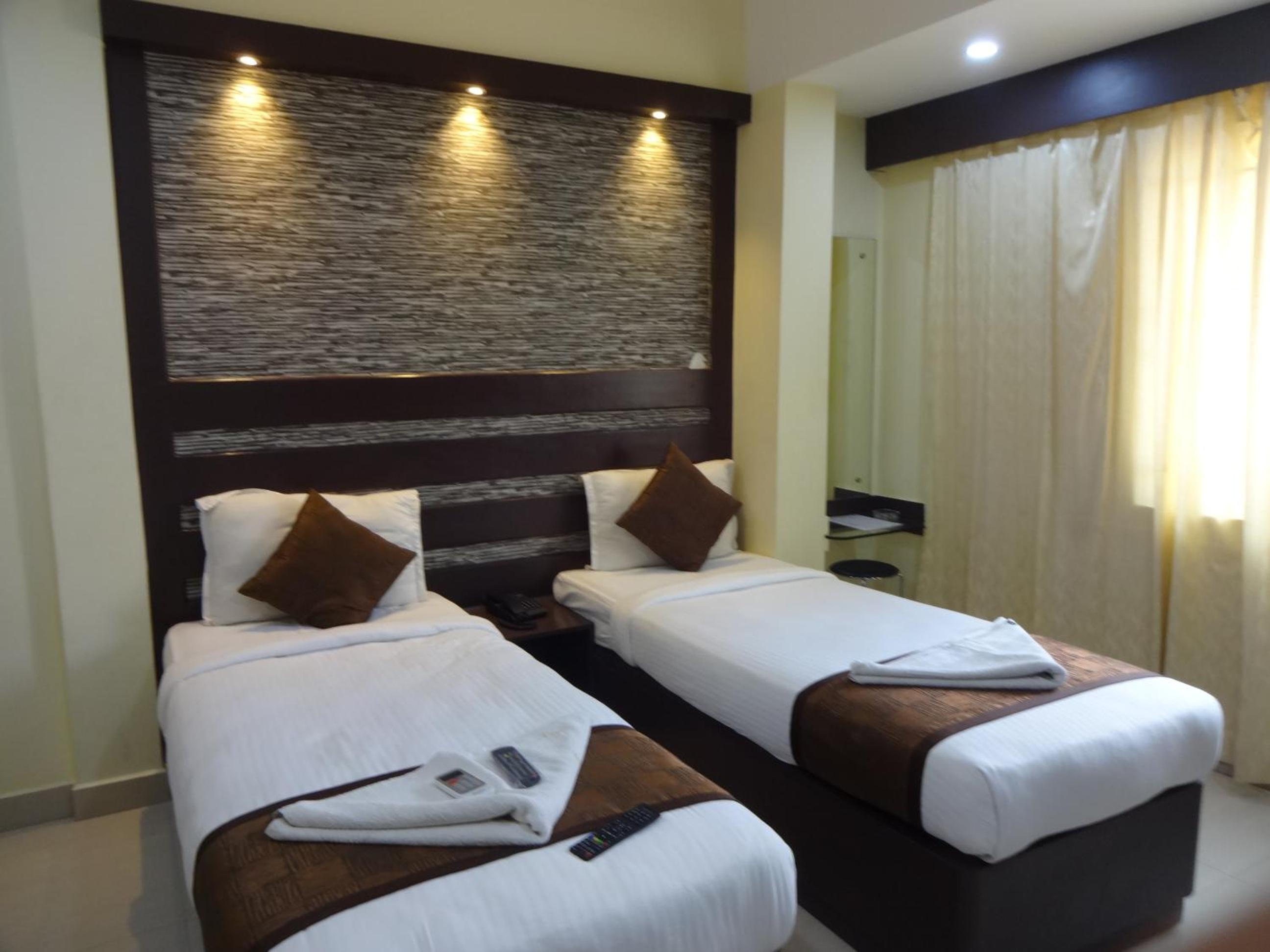Deluxe Double Room - Photo 15
