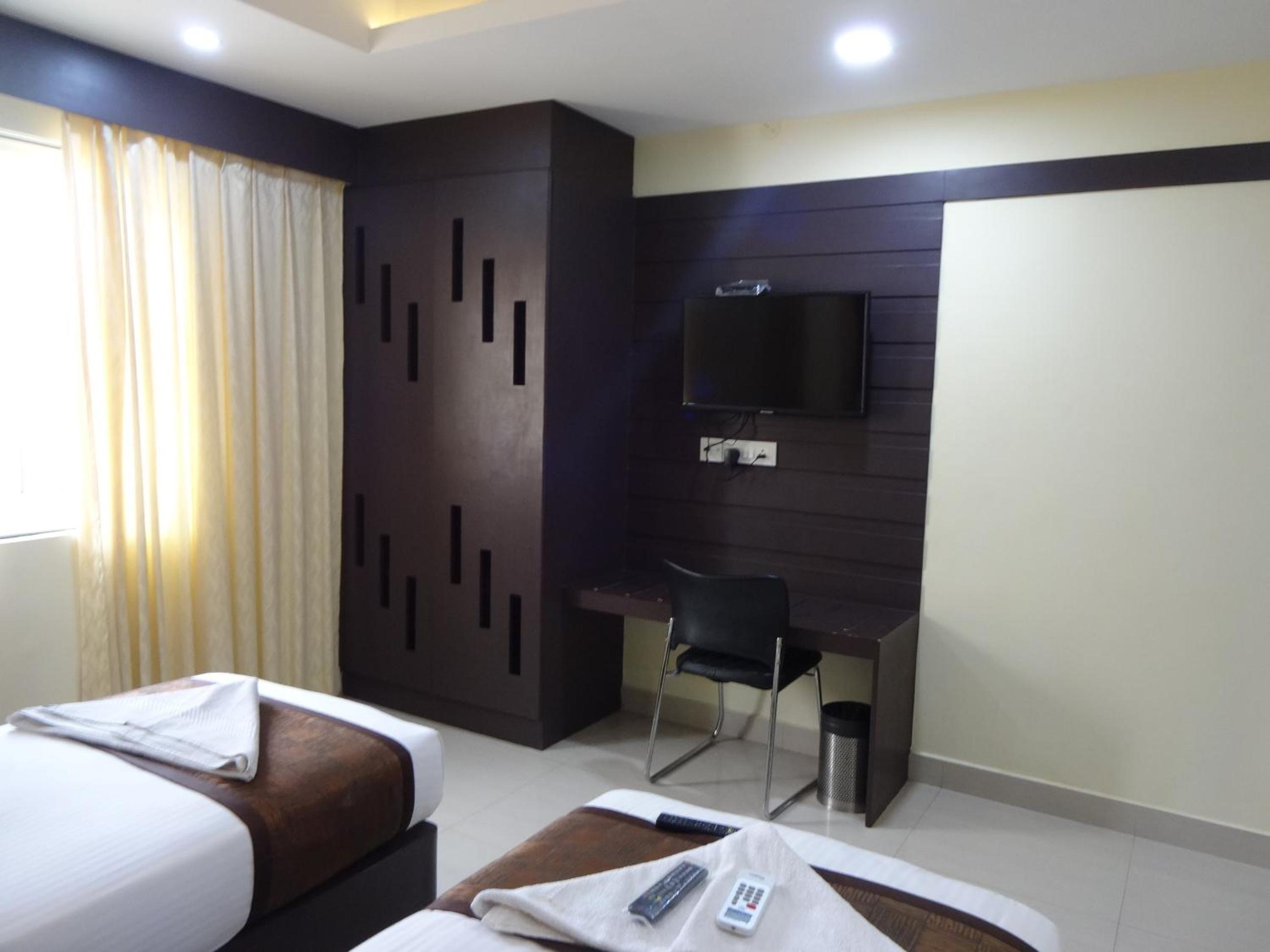 Deluxe Double Room - Photo 17