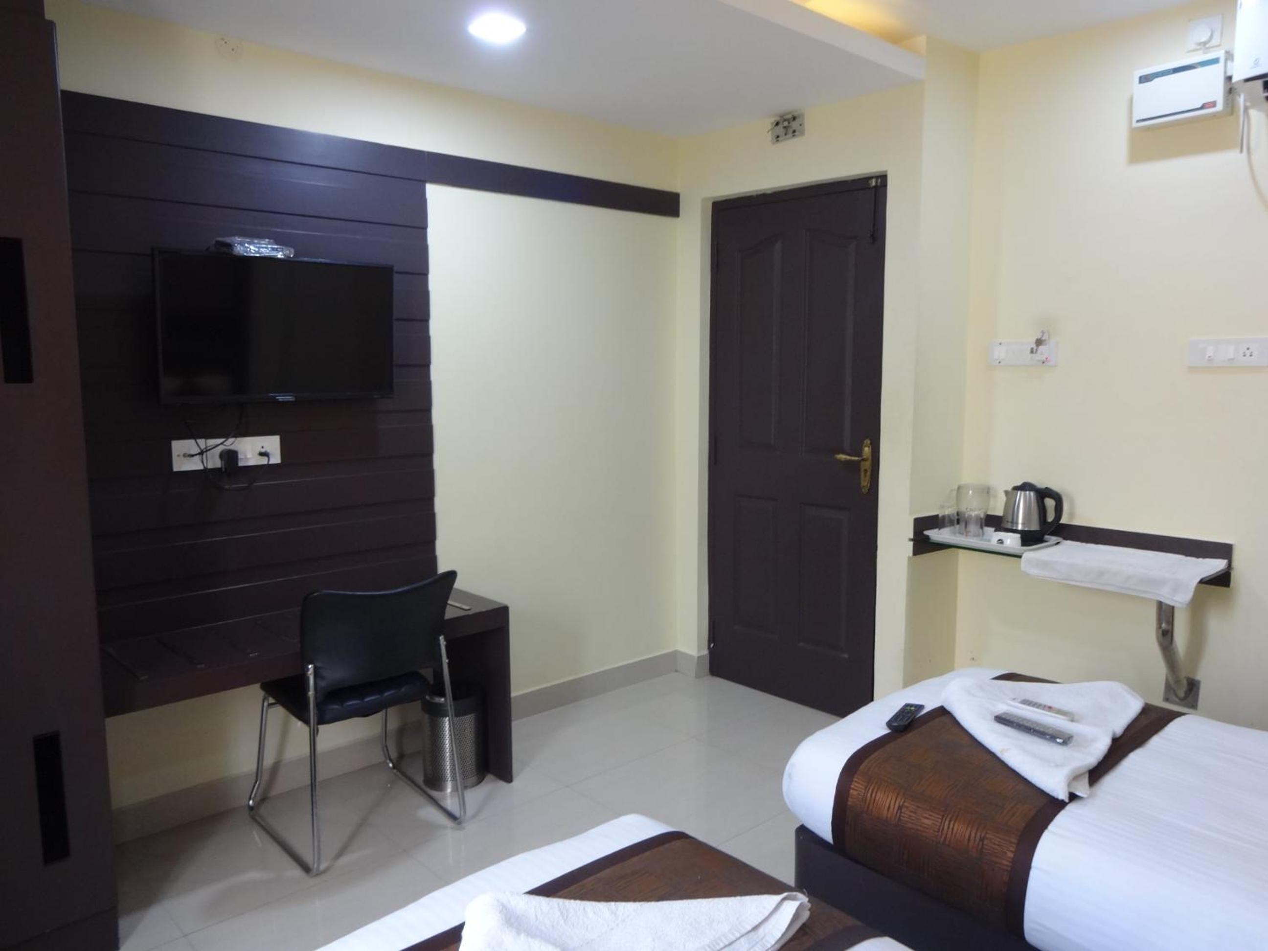 Deluxe Double Room - Photo 18