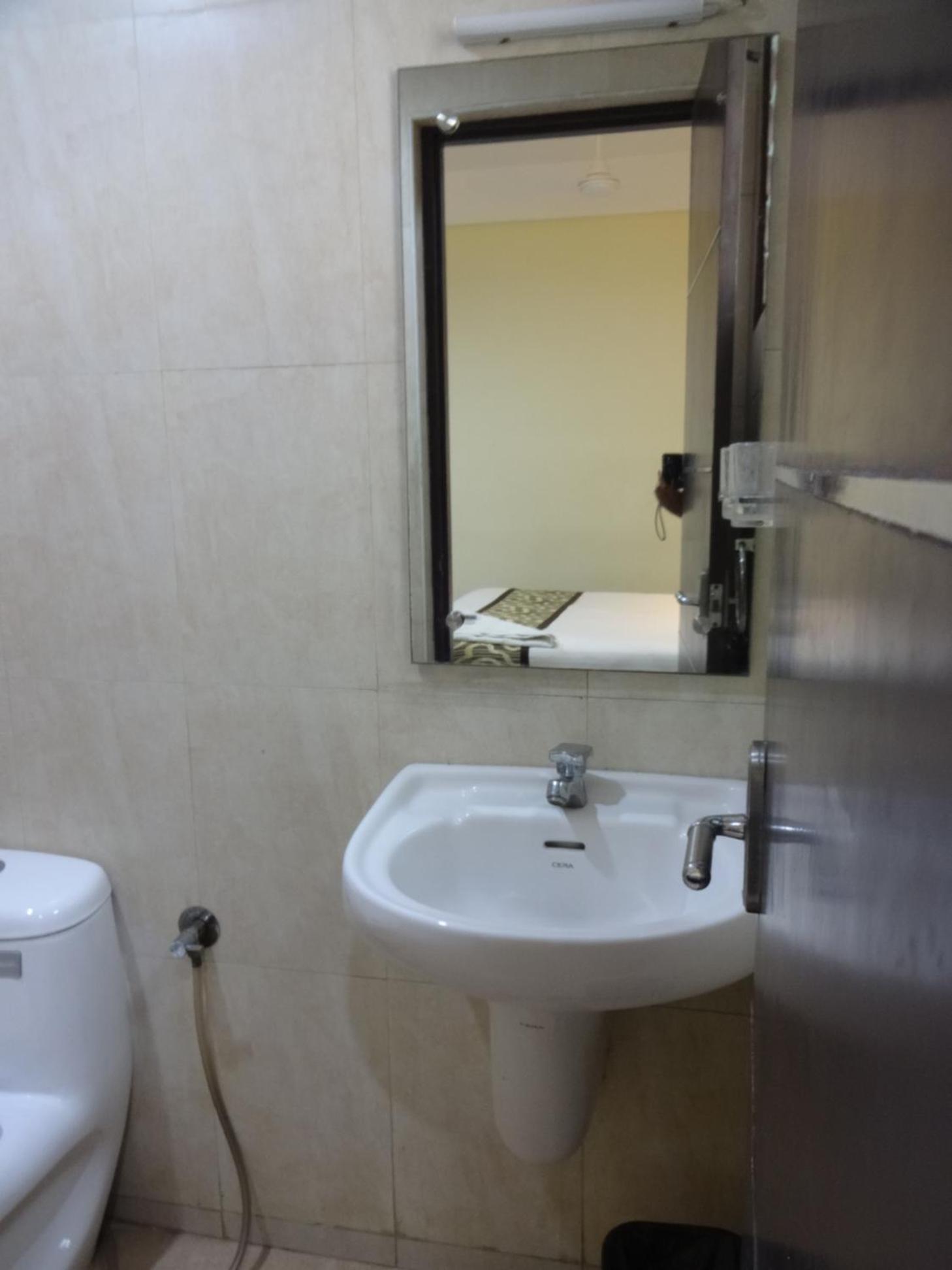 Deluxe Double Room - Photo 12