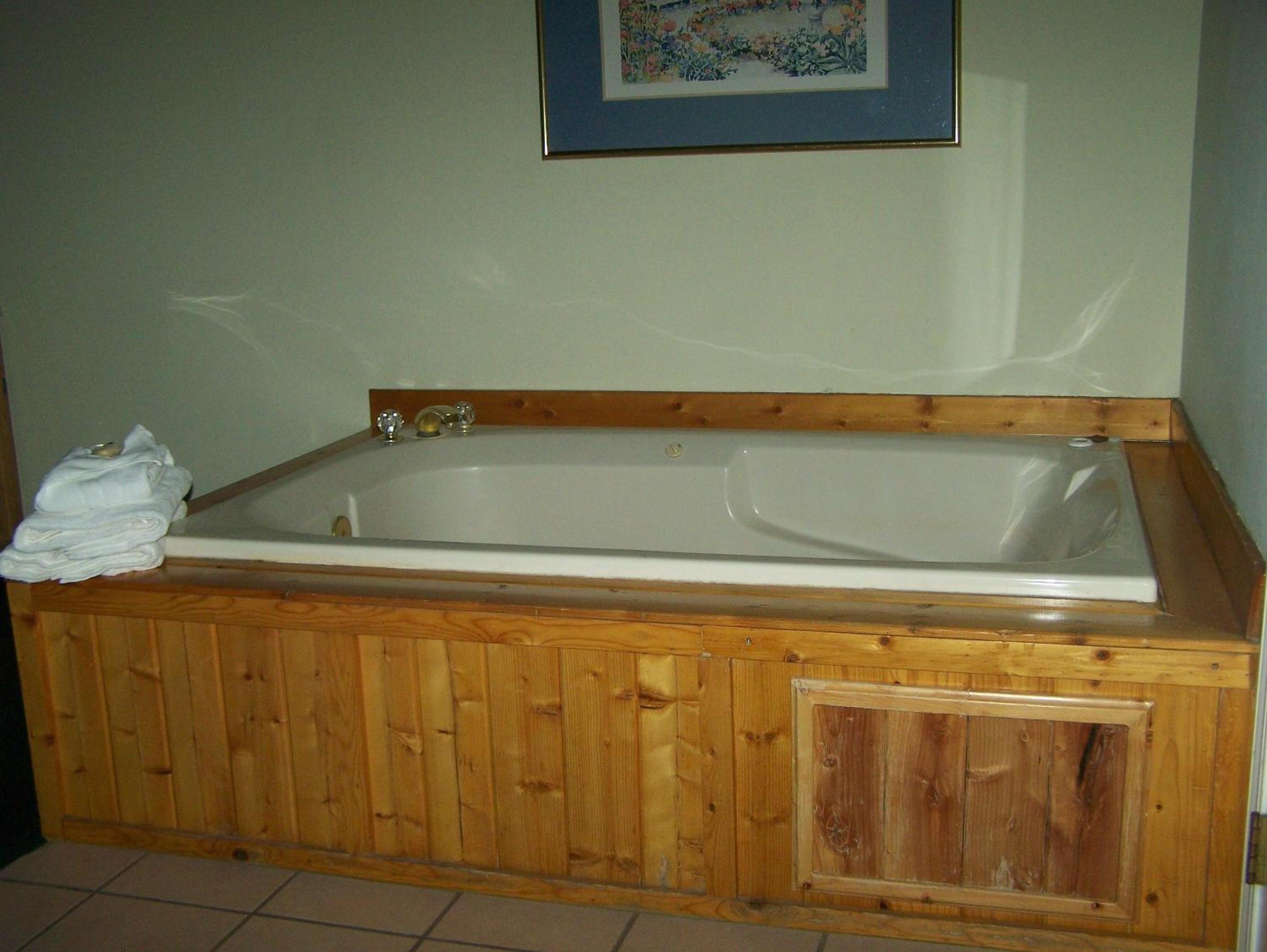 King Room with Spa Bath - Photo 3
