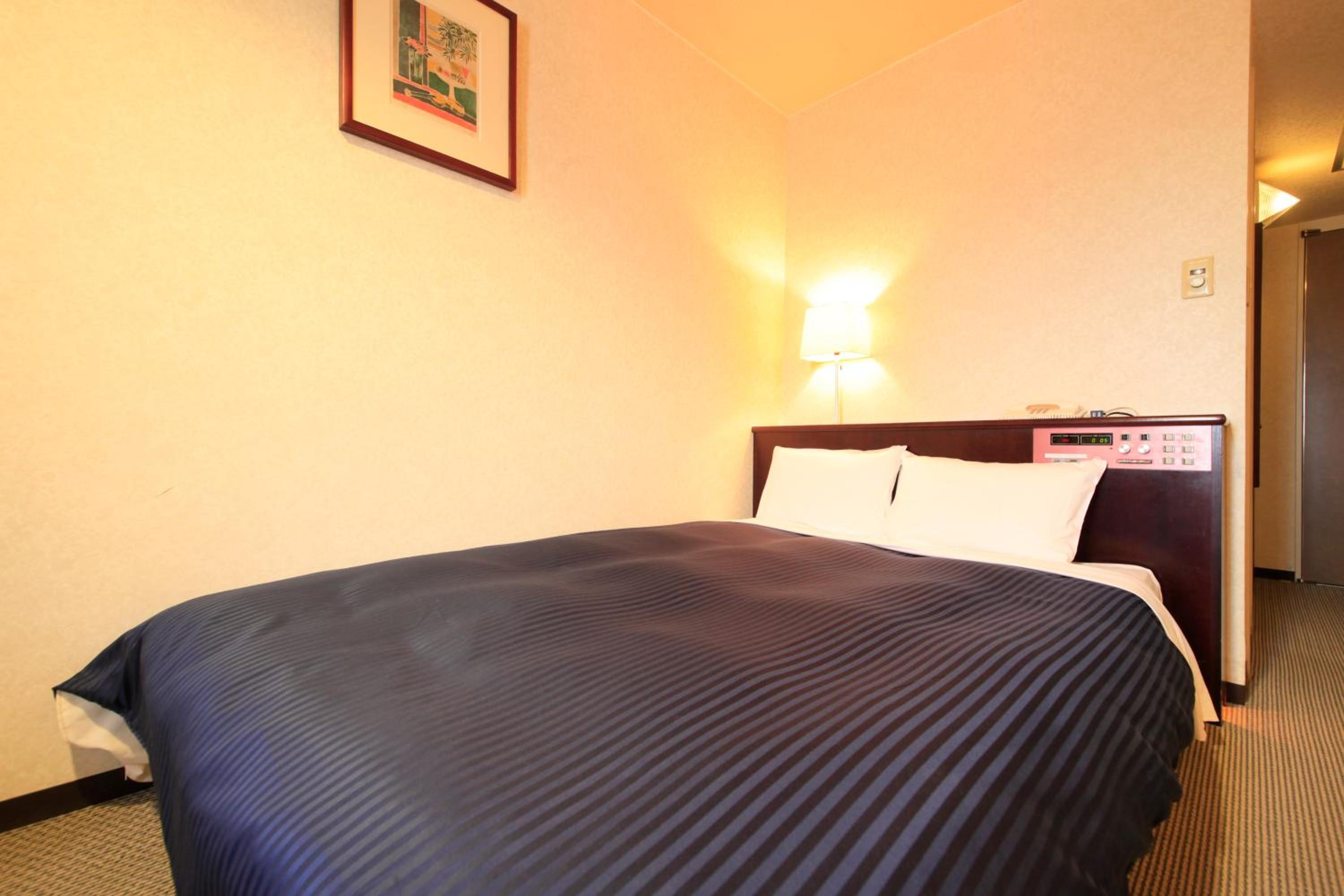 Double Room - Smoking - Photo 3