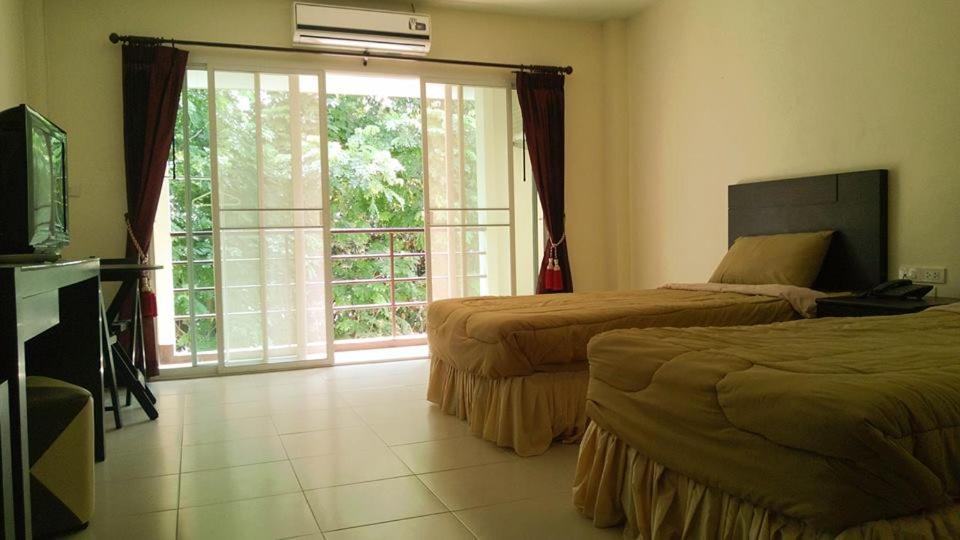 Deluxe Twin Room photo 1