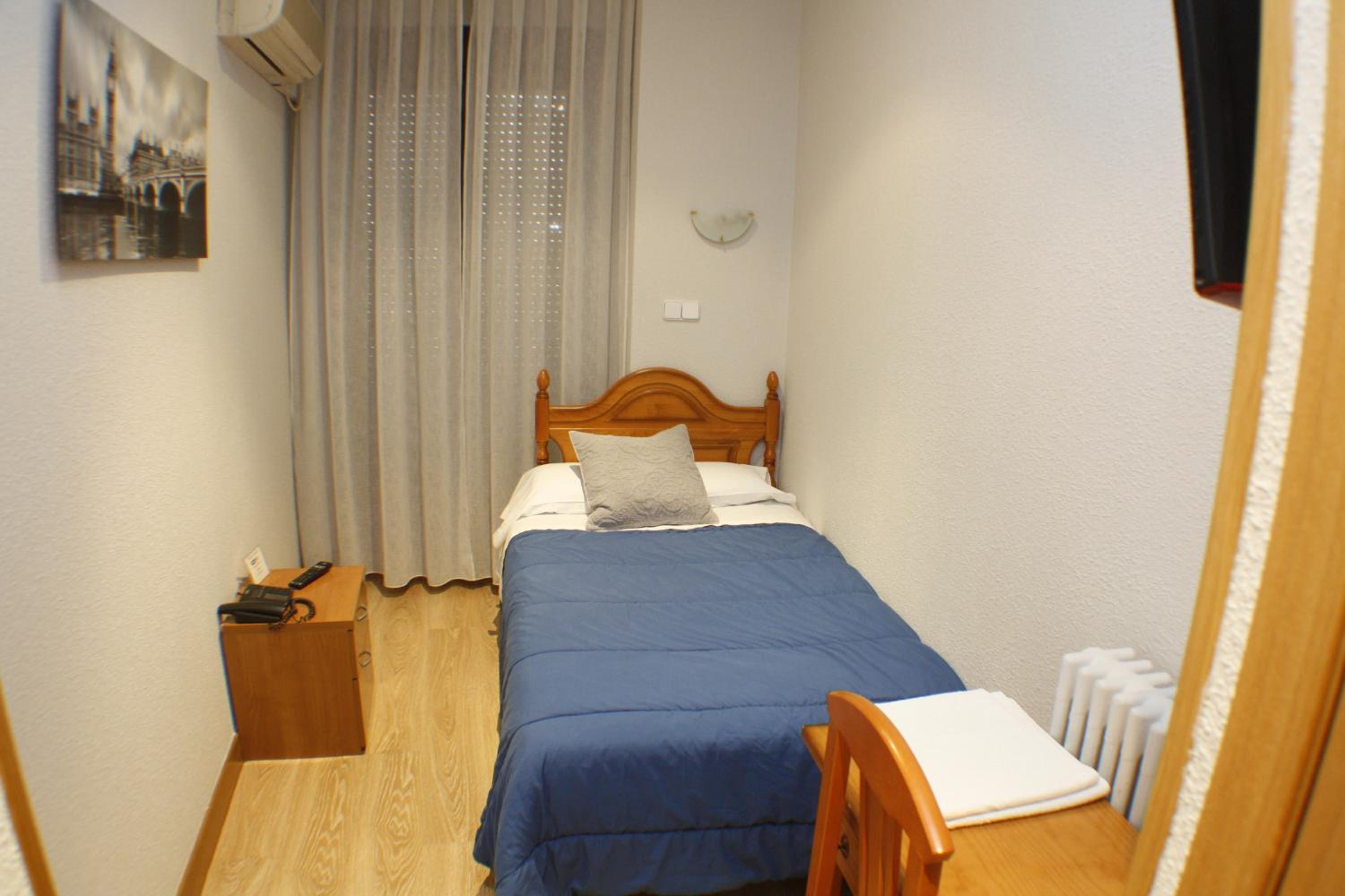 Single Room photo 2