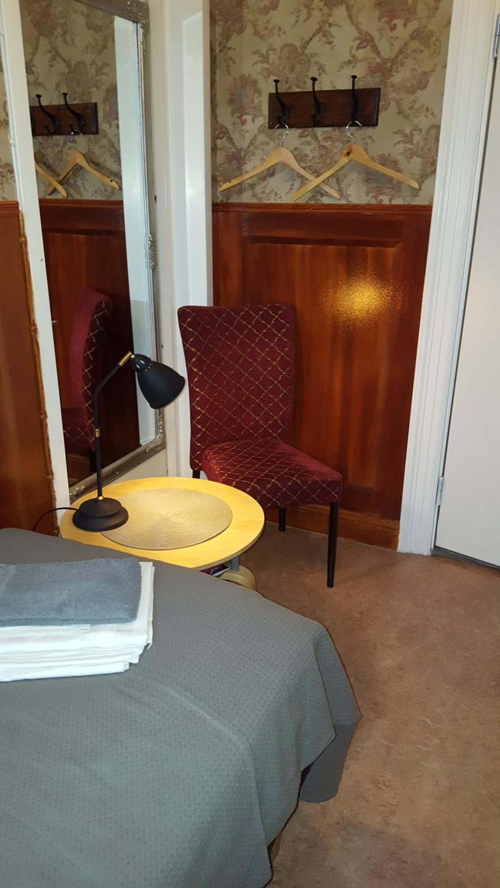 Single Room with Private Bathroom photo 2