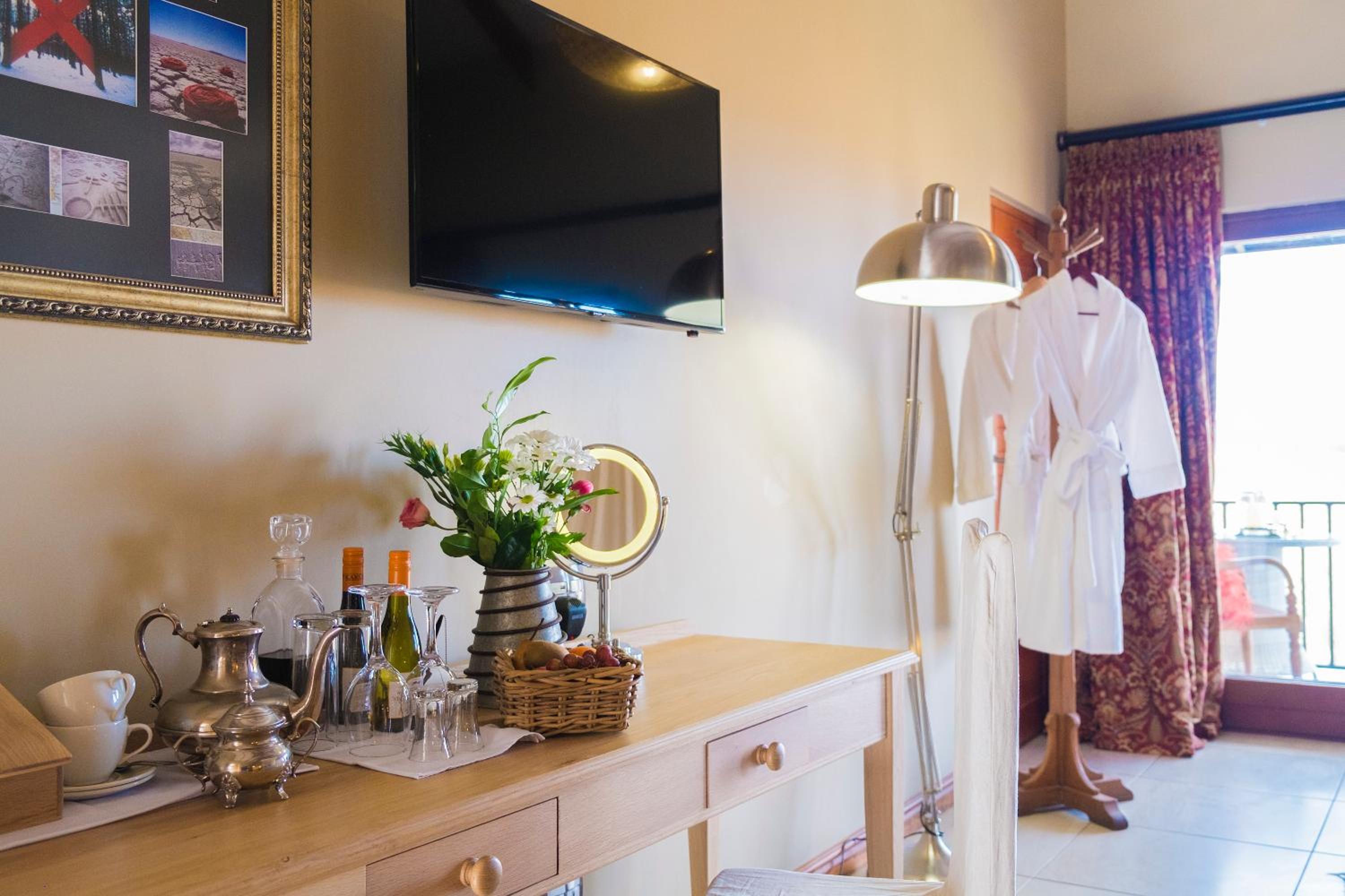 Twin/Double Room - Photo 2