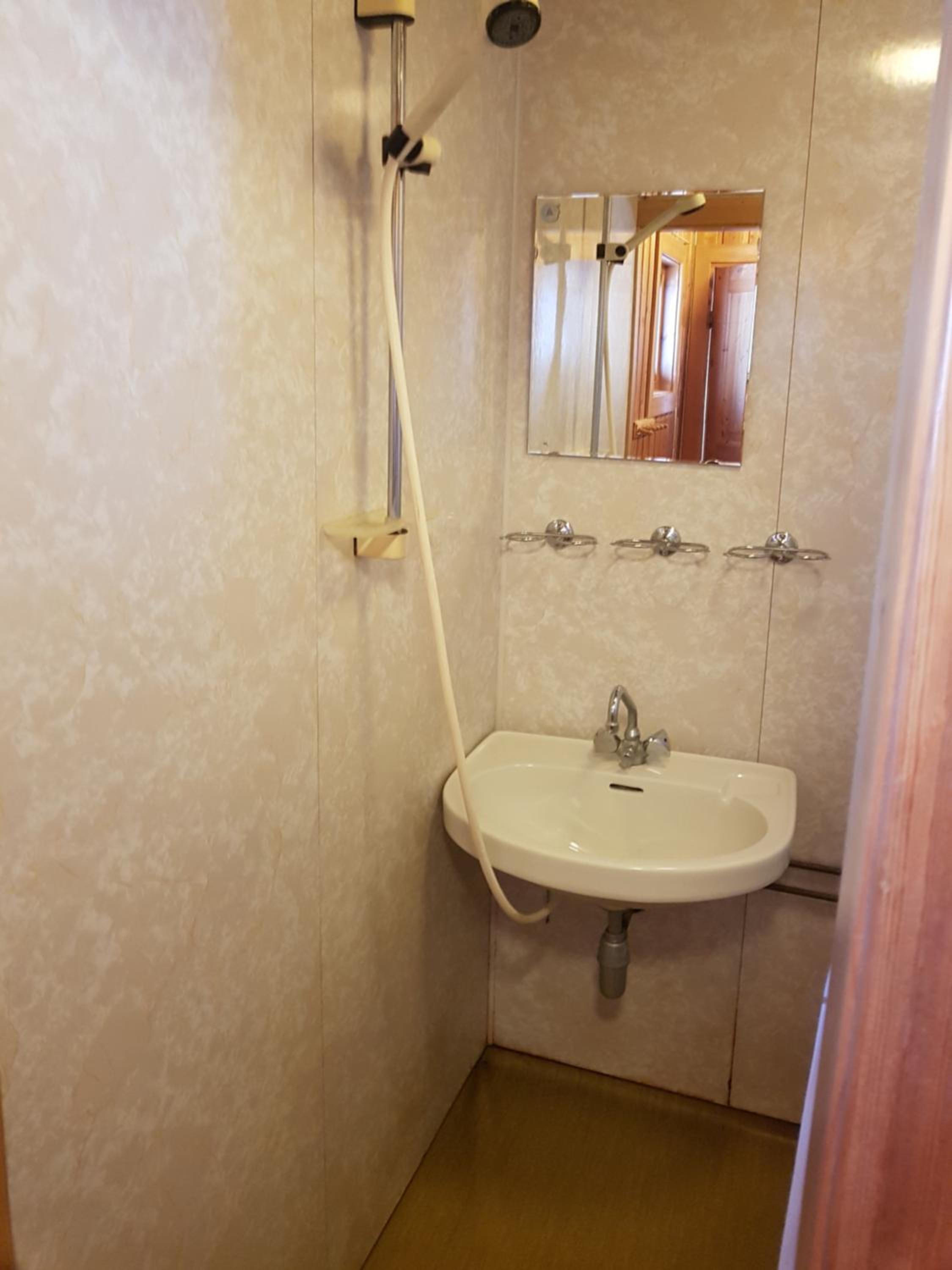 Two-Bedroom House - Photo 8