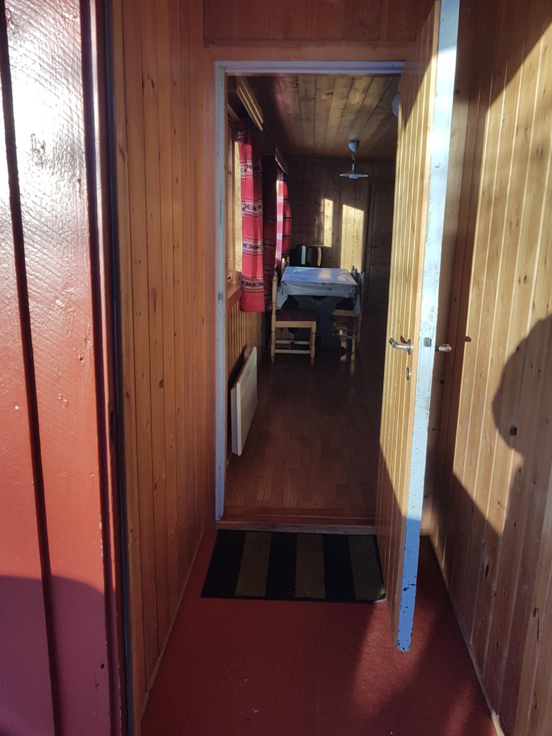 Two-Bedroom House - Photo 10