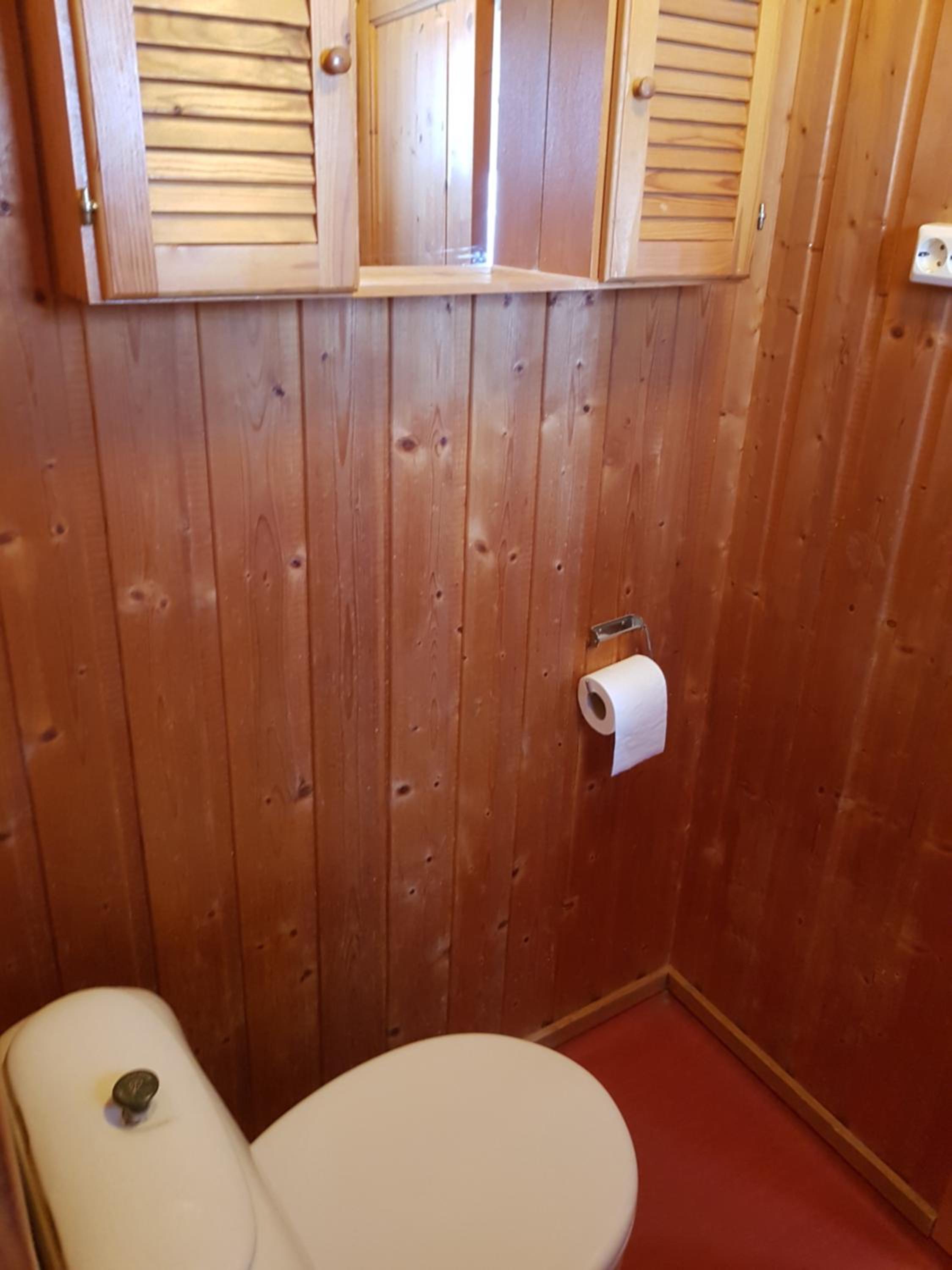 Two-Bedroom House - Photo 13