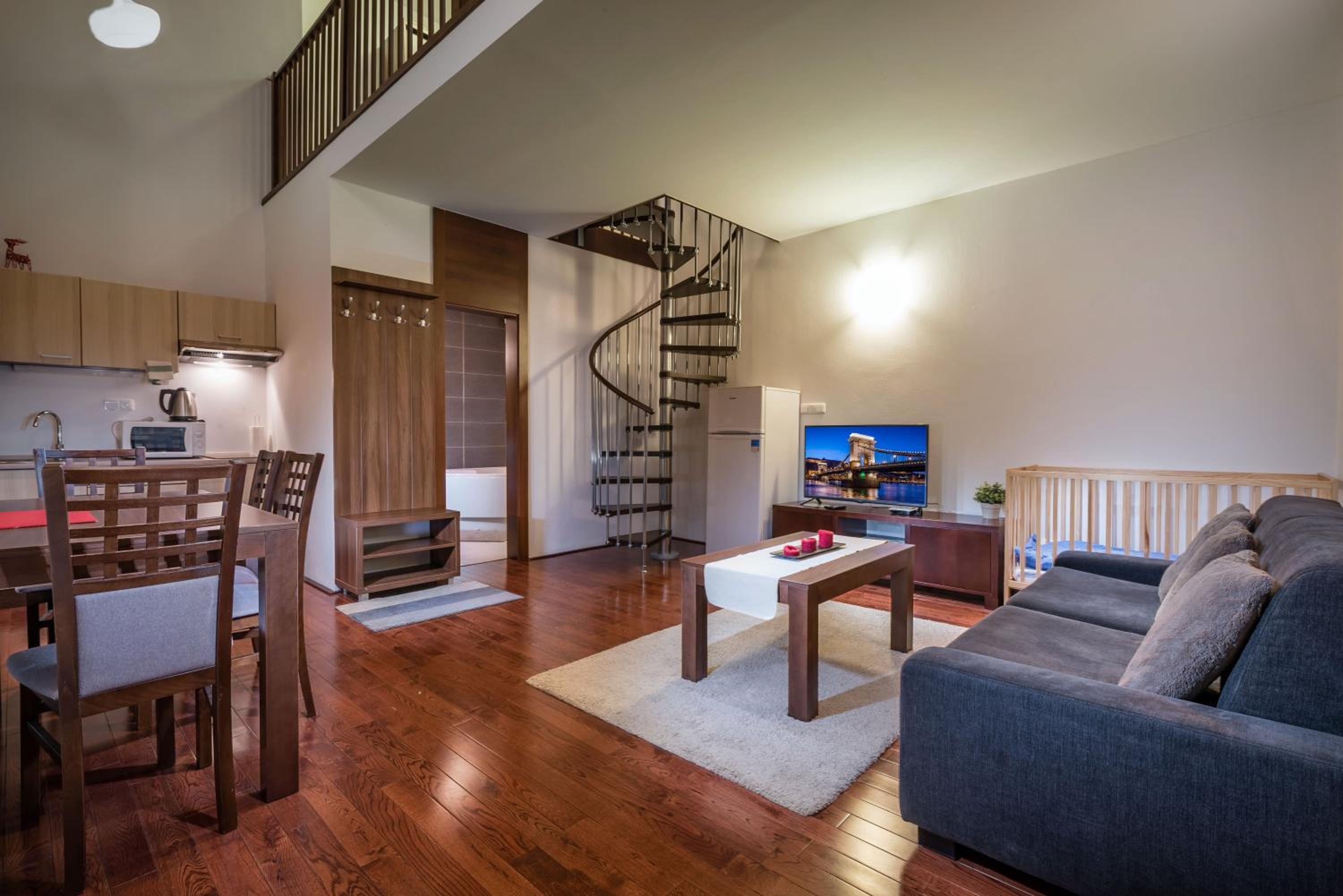 Standard Maisonette photo 1