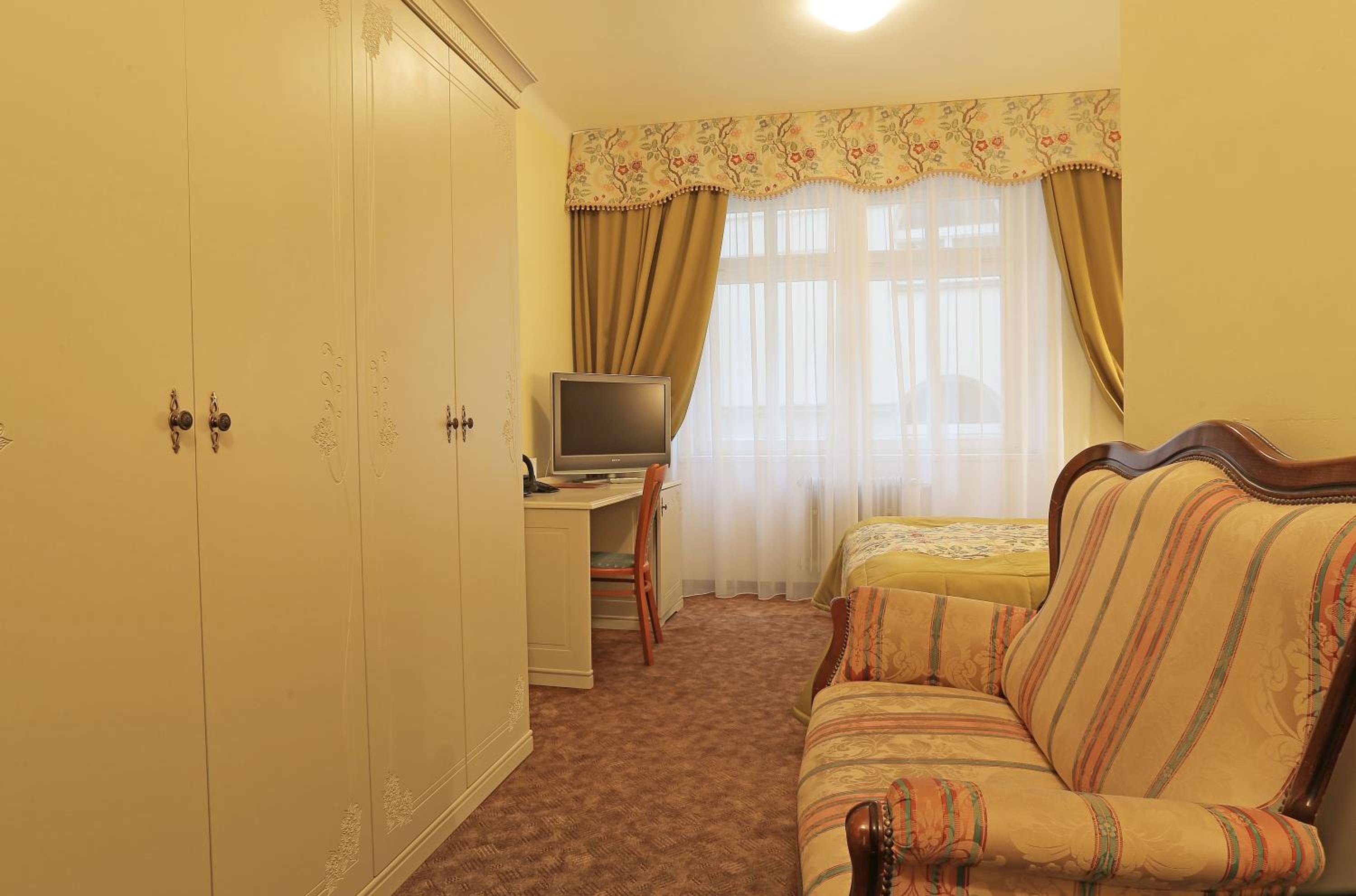 Standard Double Room - Photo 1