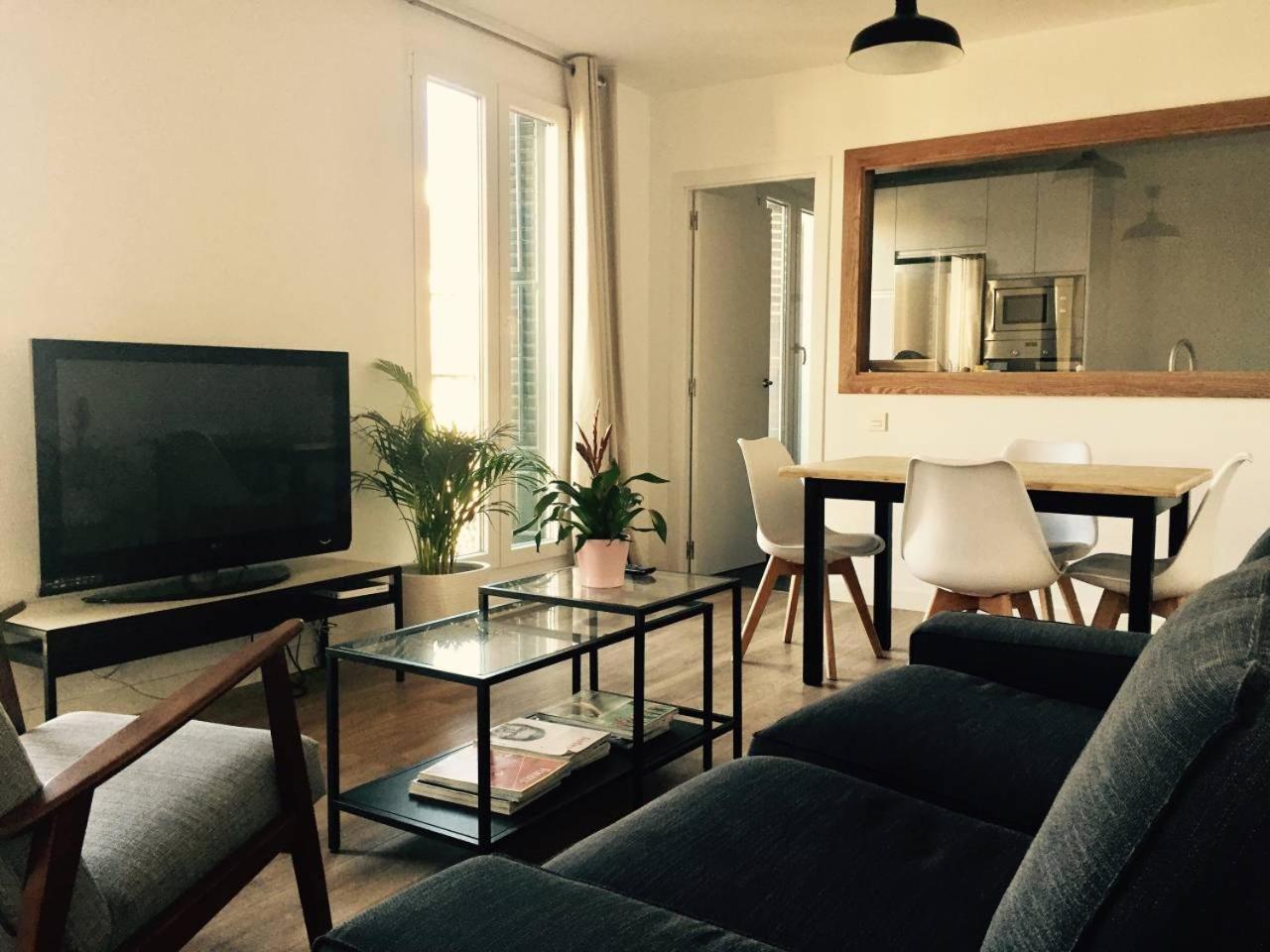 Apartment photo 2