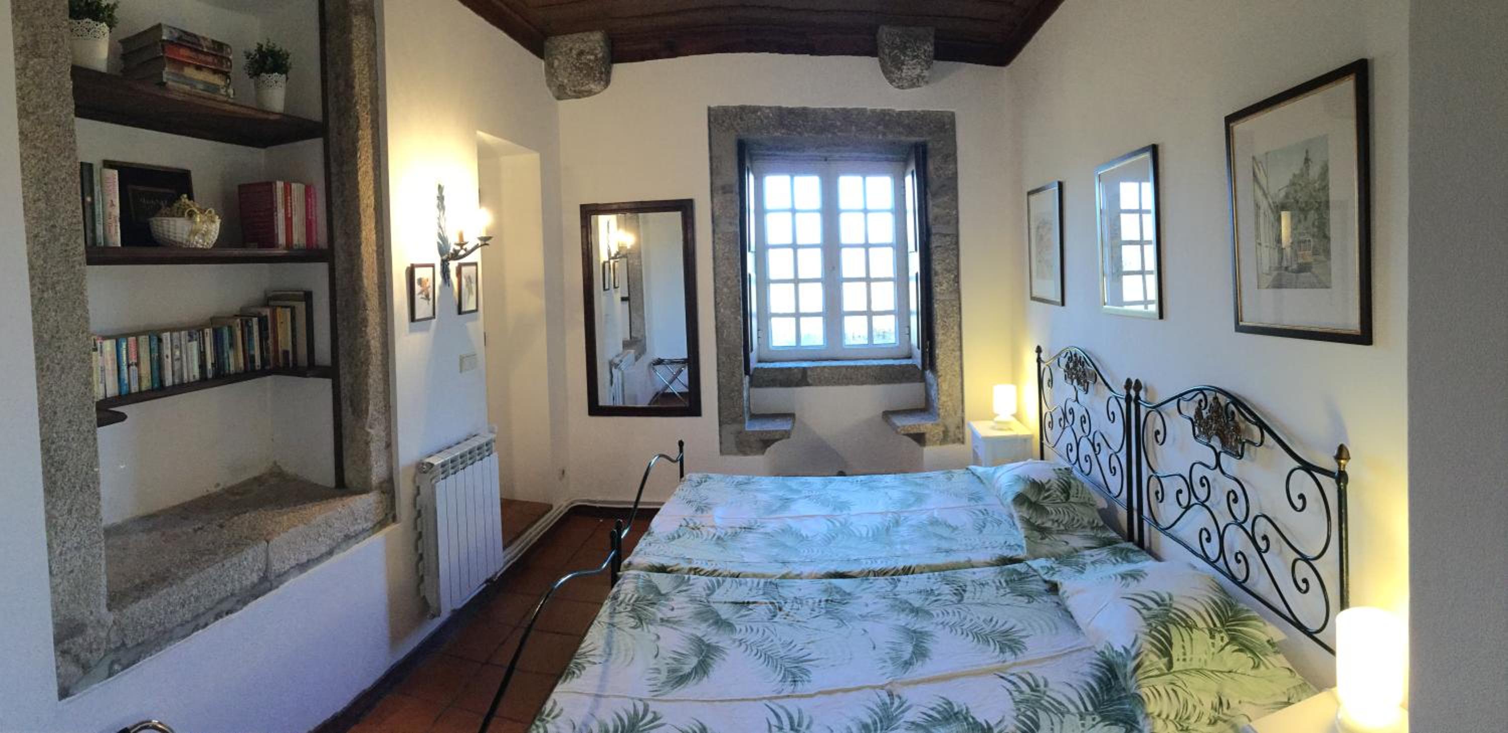 Six-Bedroom House photo 1