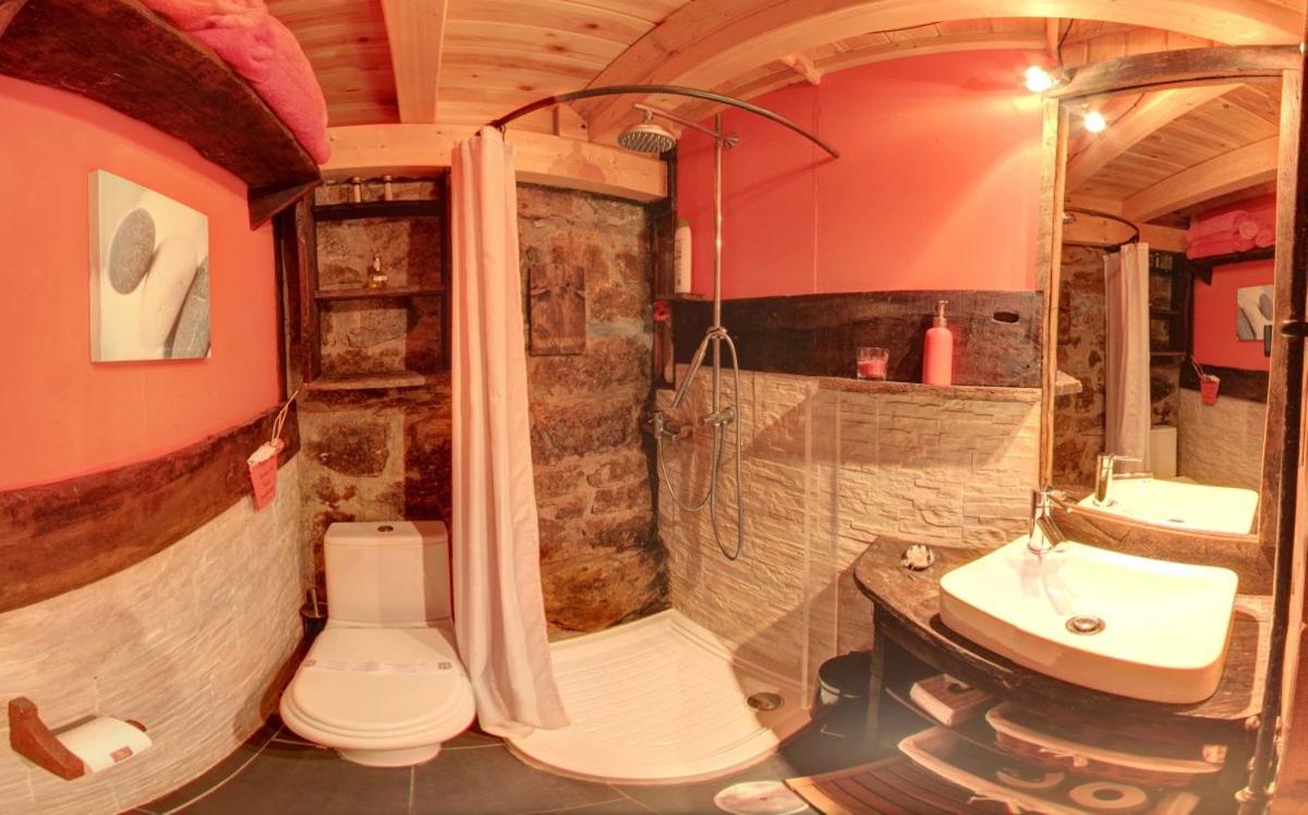 Three-Bedroom House photo 3