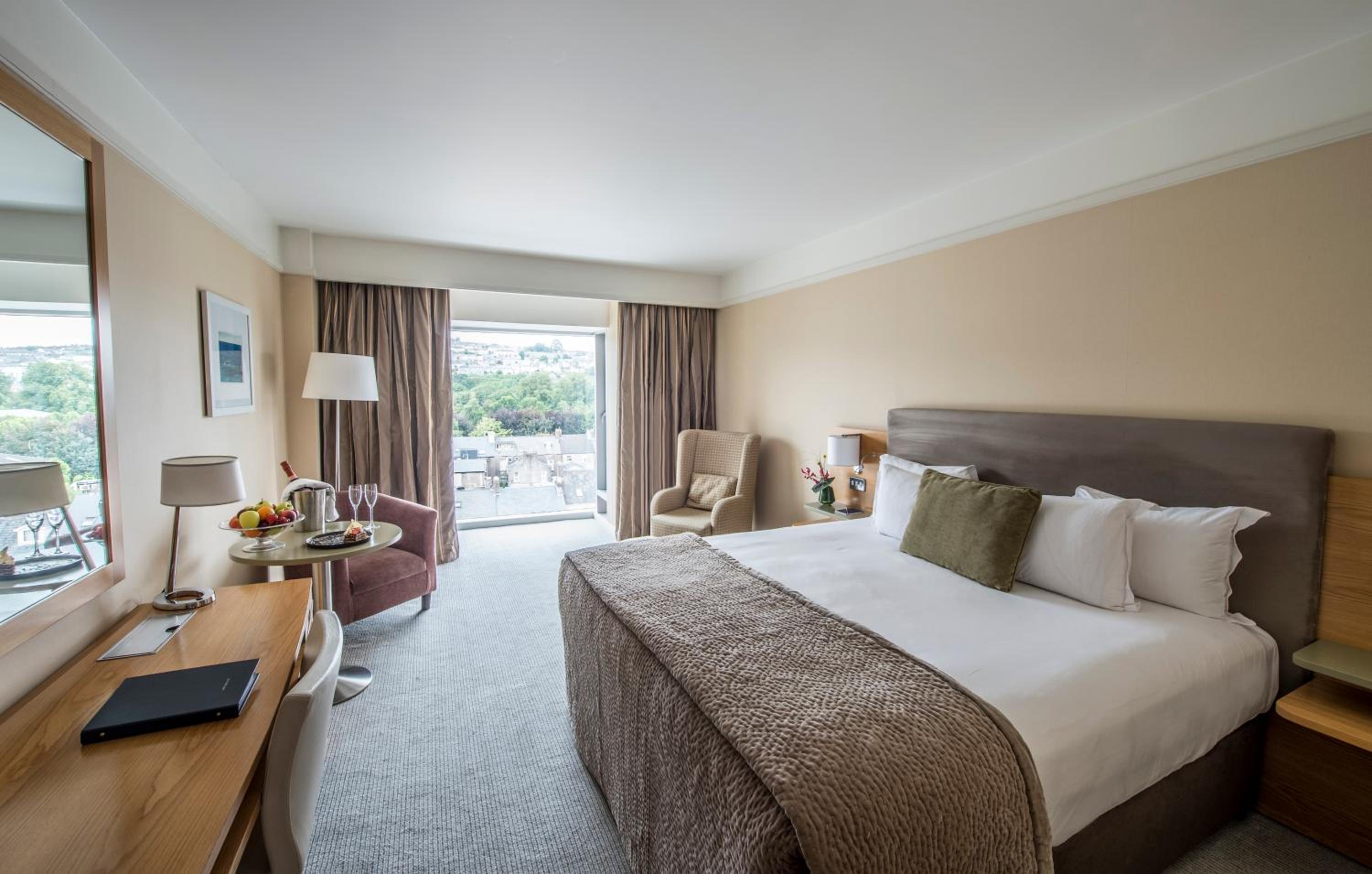 Deluxe 1 King Bed