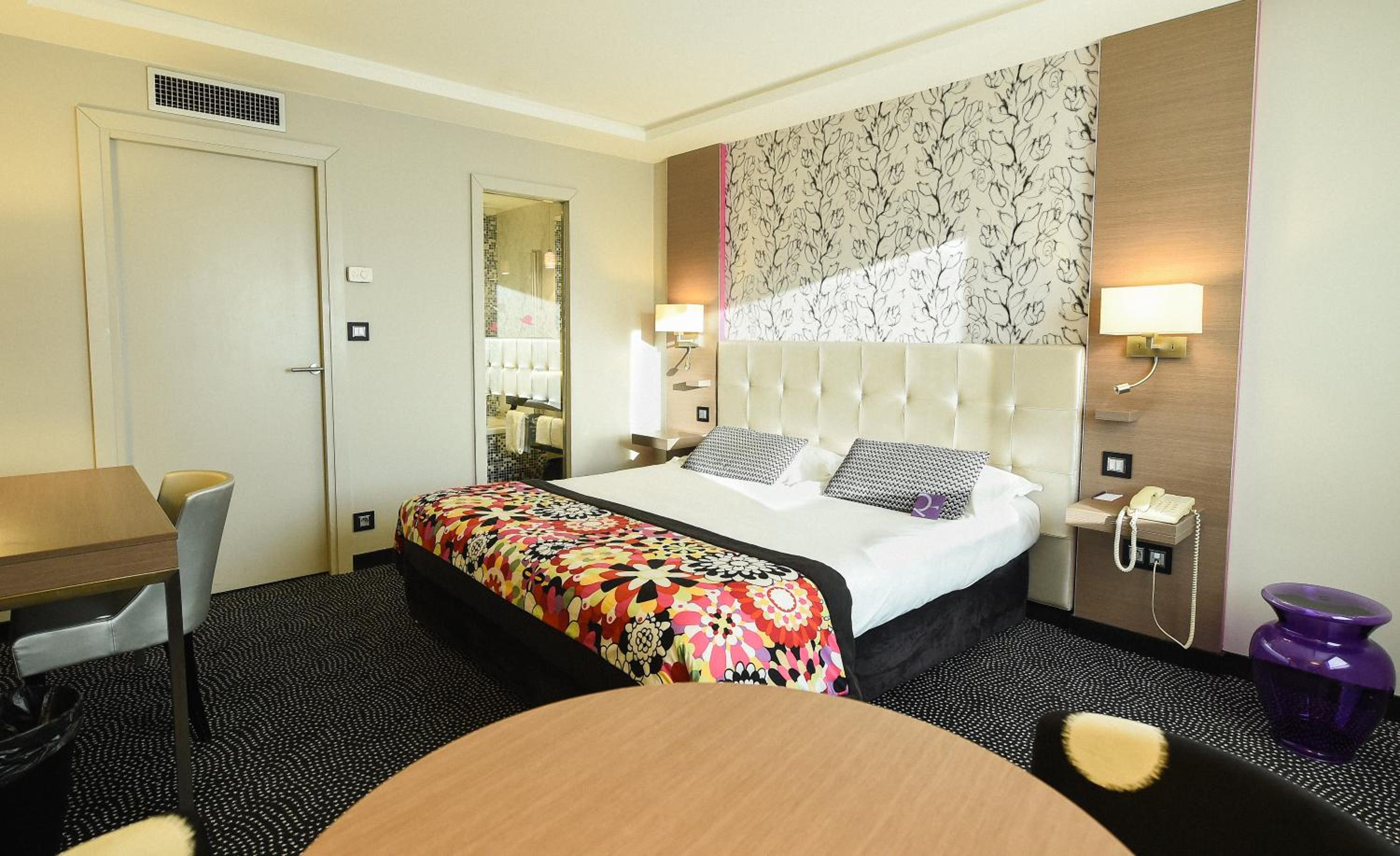 Superior Double Room with King Bed photo 1