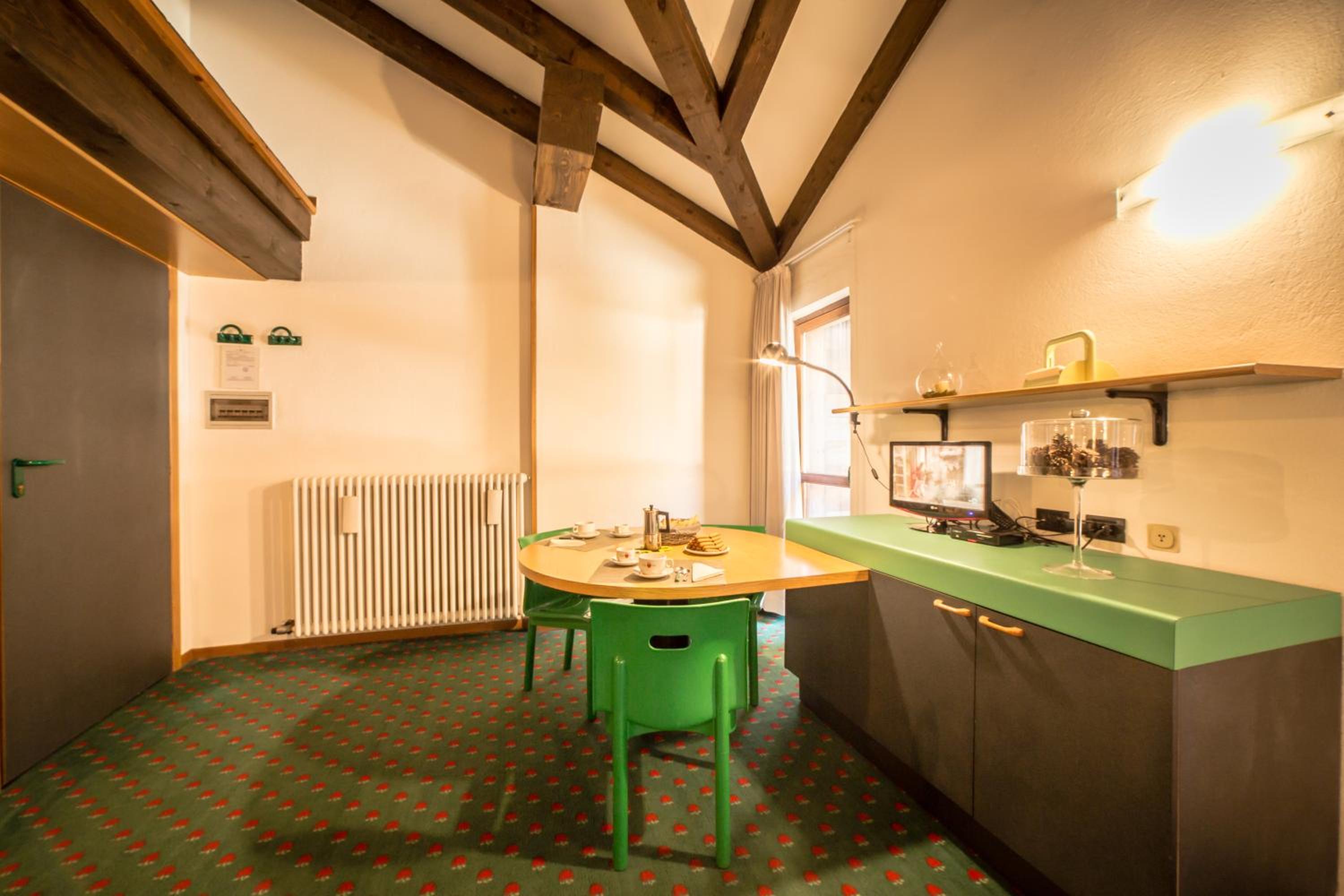 Studio (2 Adults)