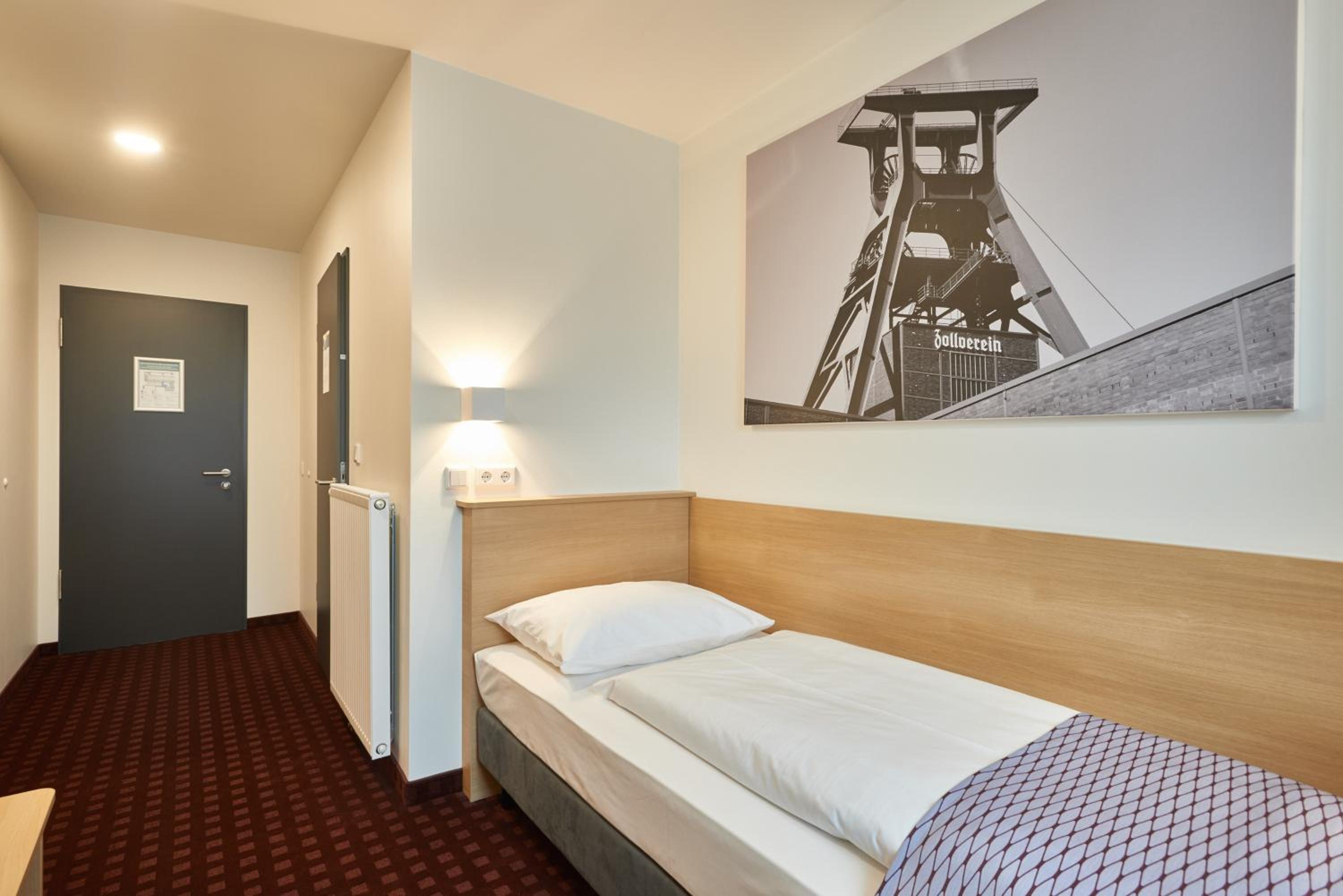 Single Room Business photo 2