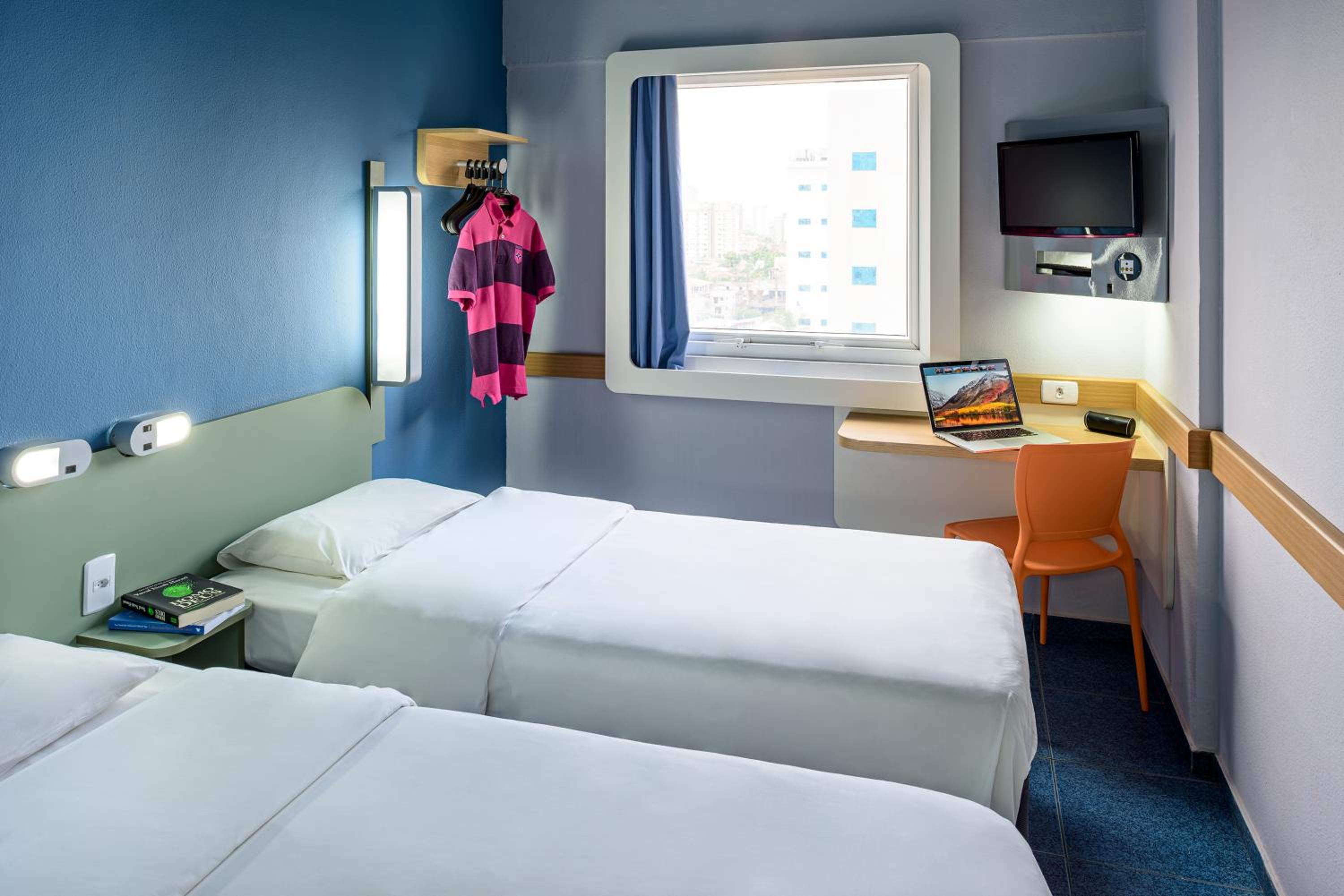 Standard Room with 2 Single Beds photo 1