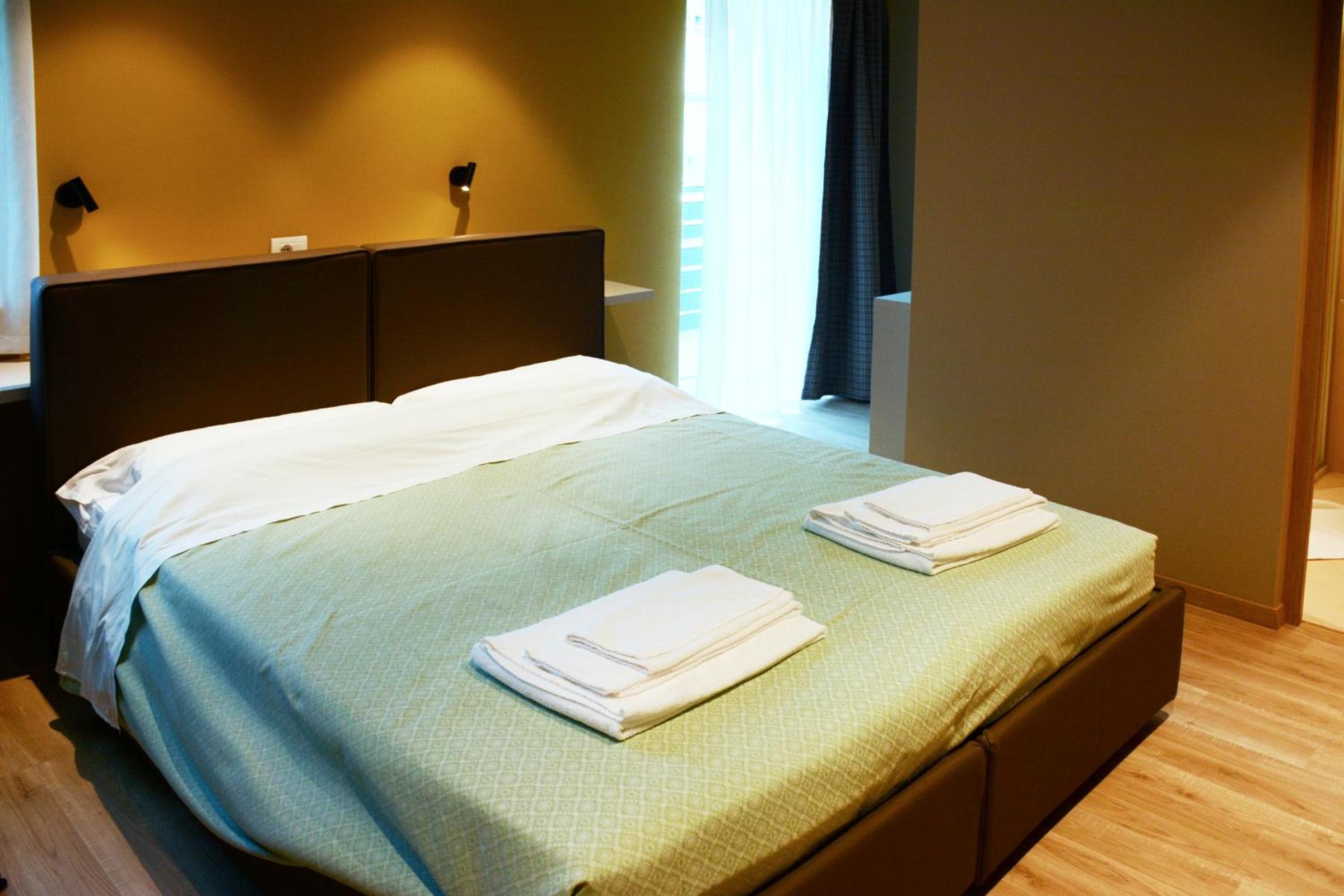 Double or Twin Room with Private Bathroom - Photo 1