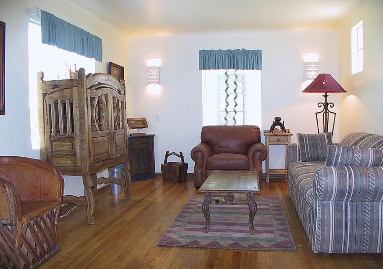  Deluxe Efficiency Queen Suite, Sofa Bed, Living Room, Non Smoking  - Photo 1