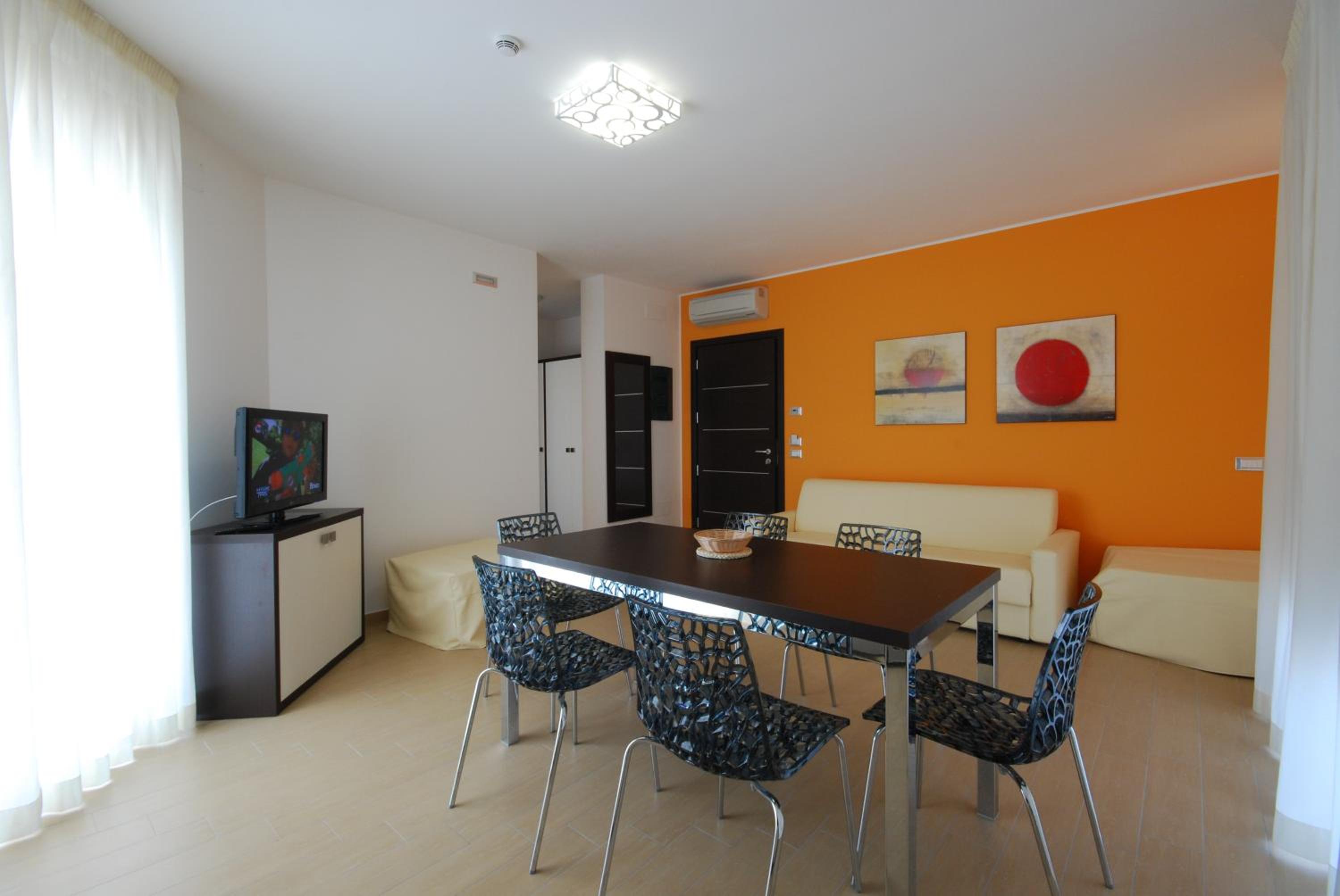 One-Bedroom Apartment (4 Adults) photo 2