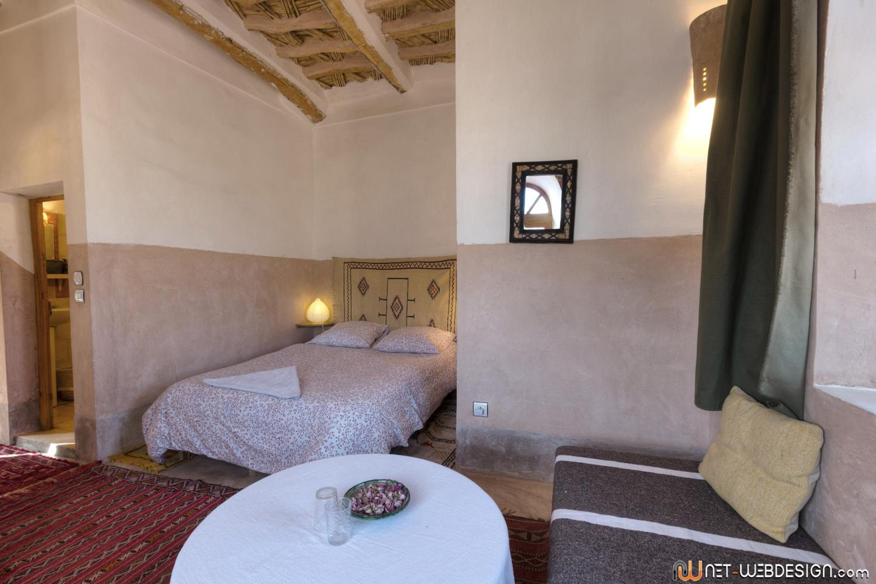 Standard Double Room - Photo 8